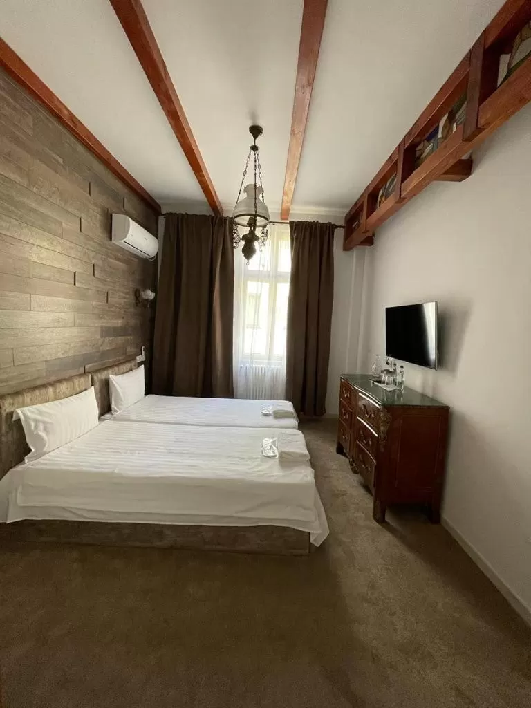 TV and multimedia, Bed in George&Dragon Rooms