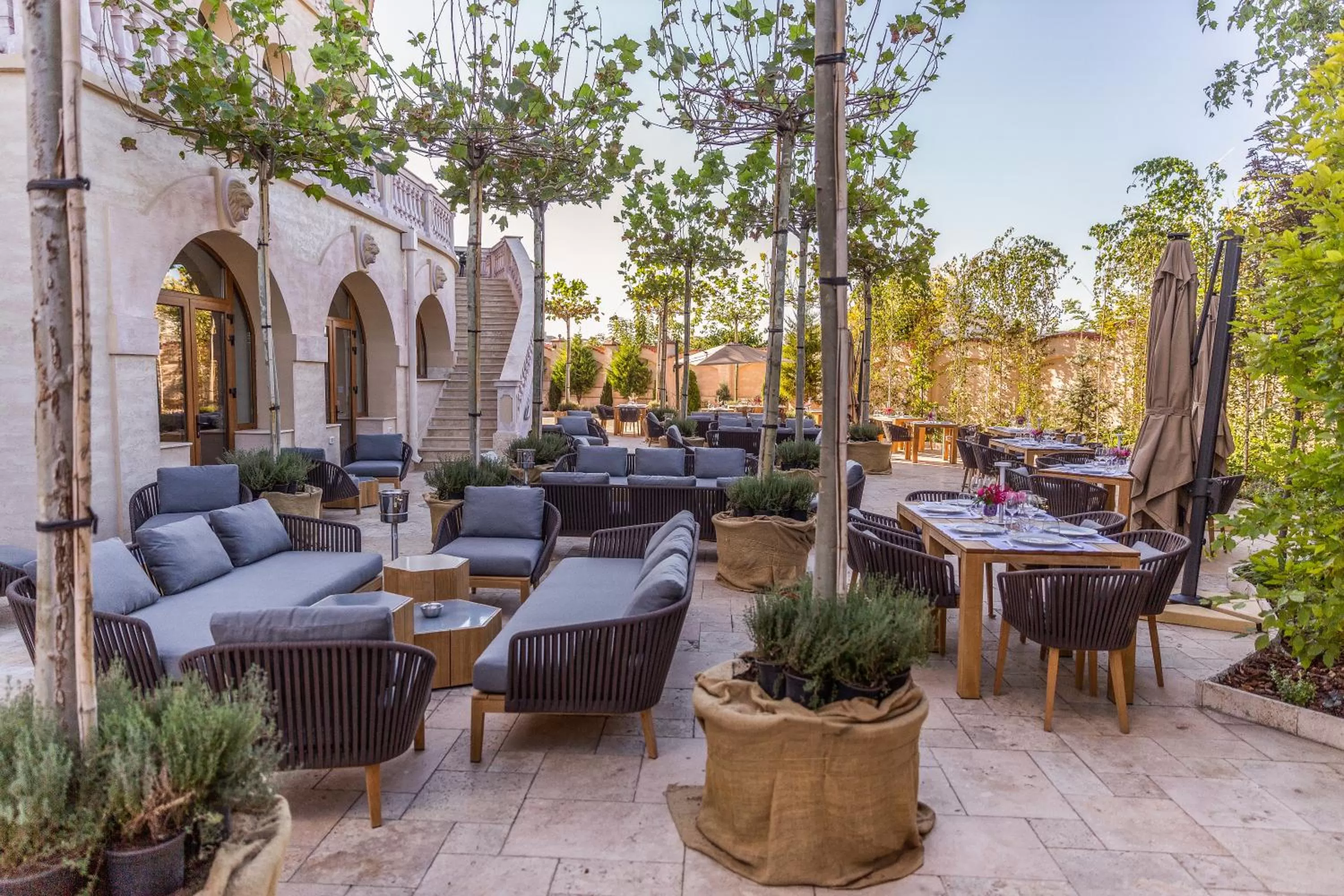 Restaurant/places to eat in Suter Palace Heritage Boutique Hotel