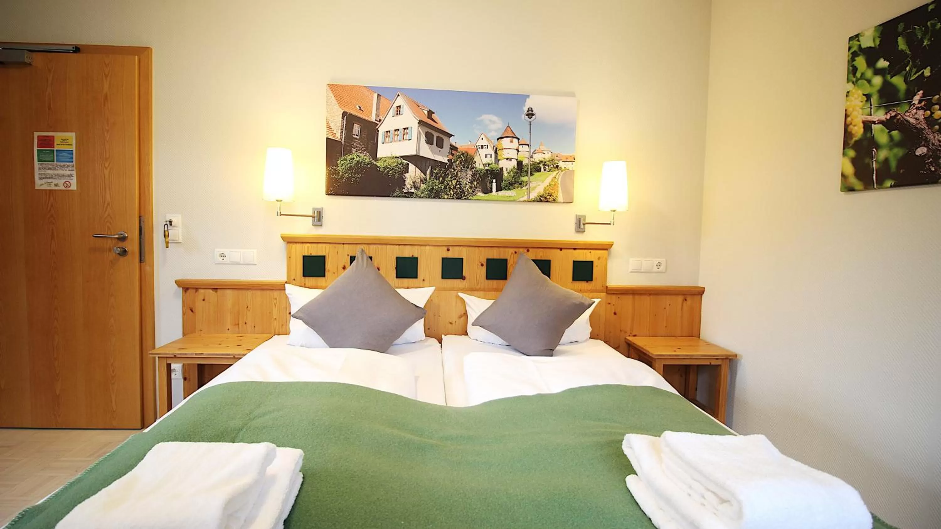 Bed in Aparthotel Alte Schmiede Dettelbach