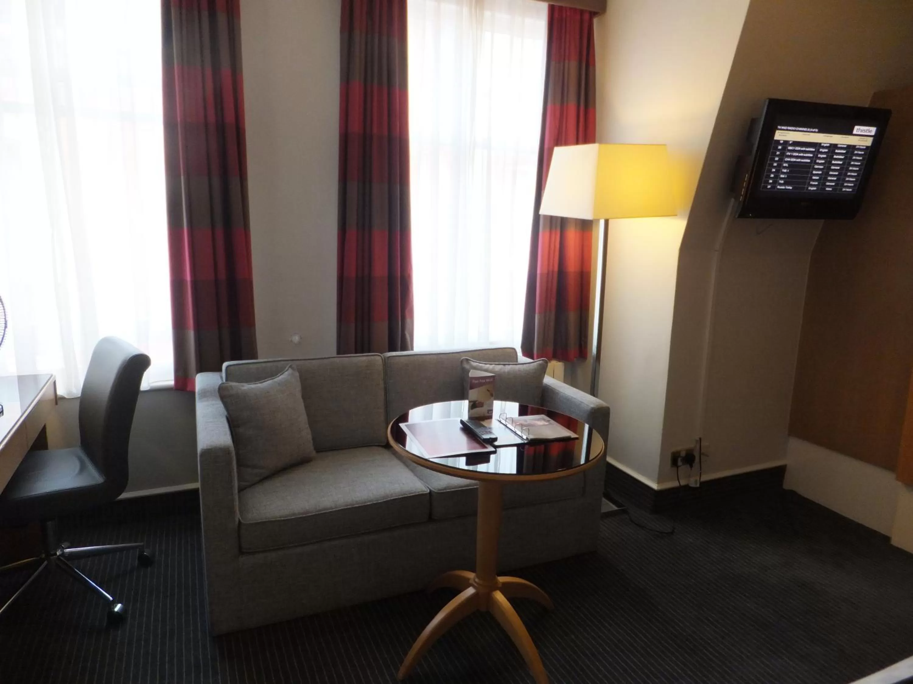 Seating area in Thistle London Bloomsbury Park