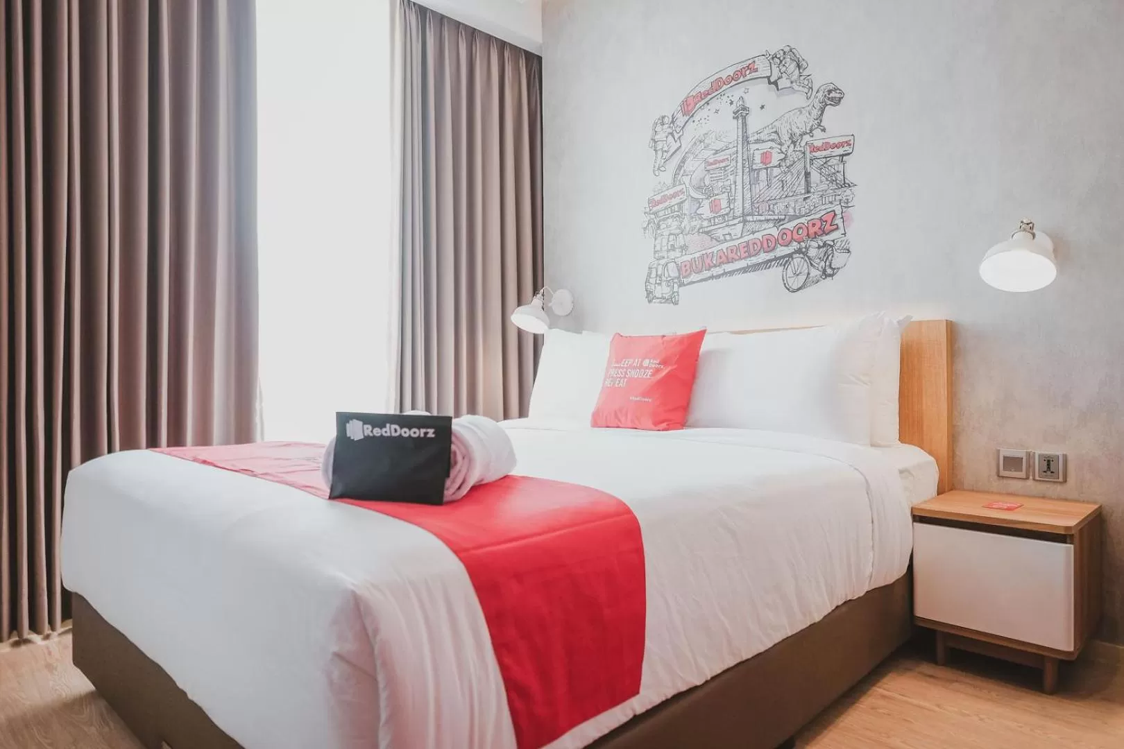 Bedroom, Bed in RedDoorz Plus @ Thamrin