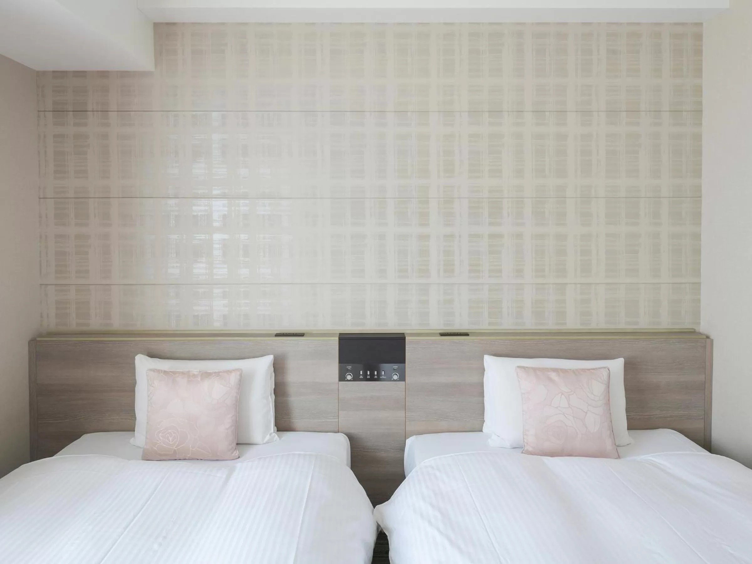 Bed in Vessel Inn Shigamoriyama Station