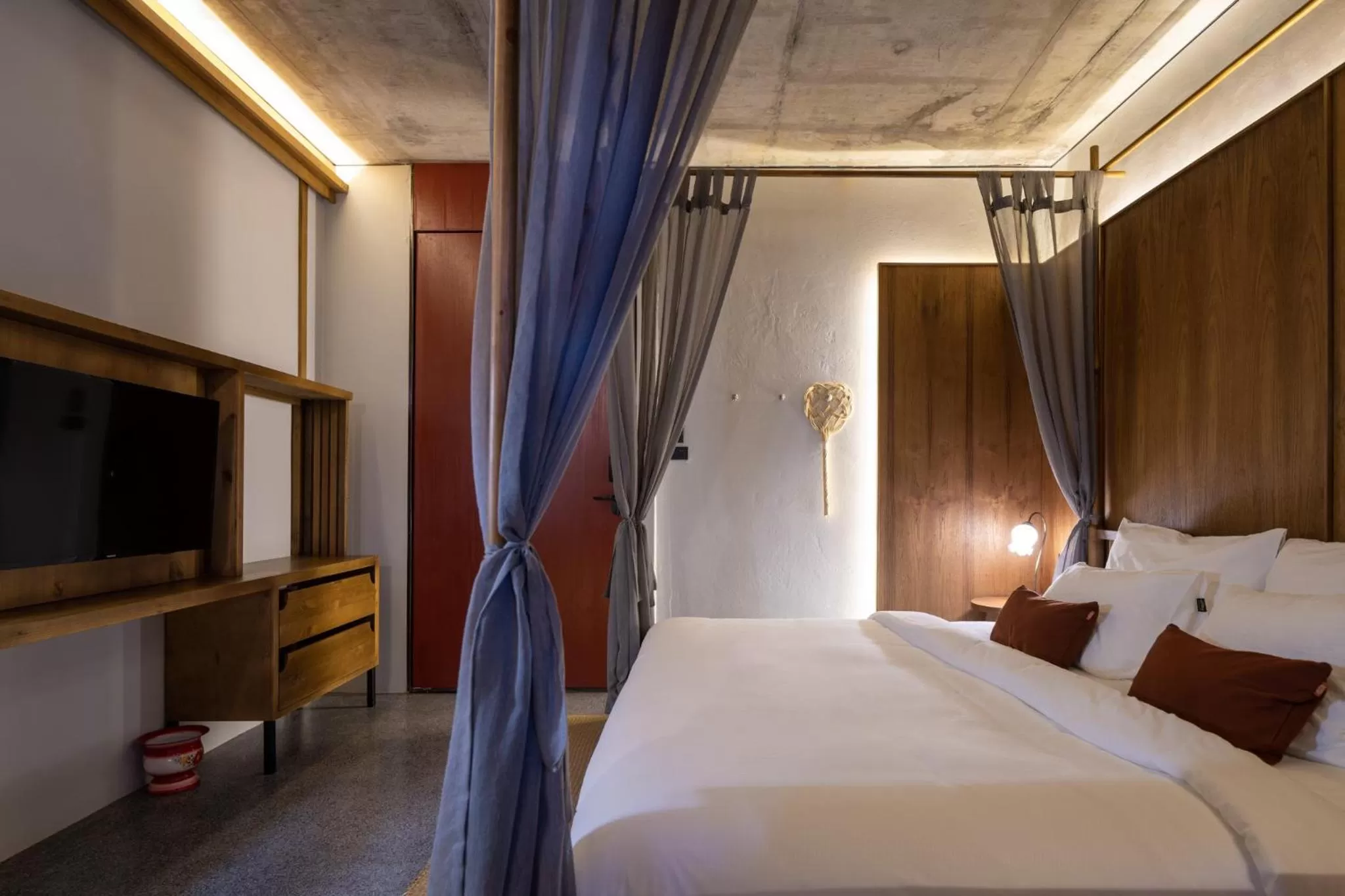 Bed in Hotel Gahn Khao Lak