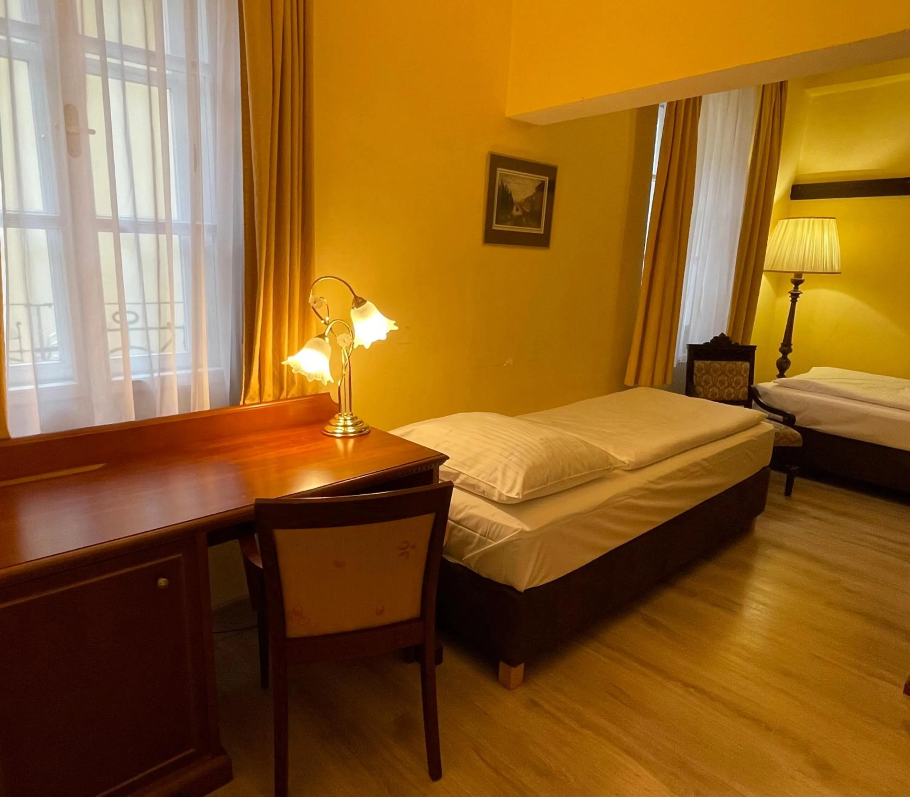 Bed in Hotel King George