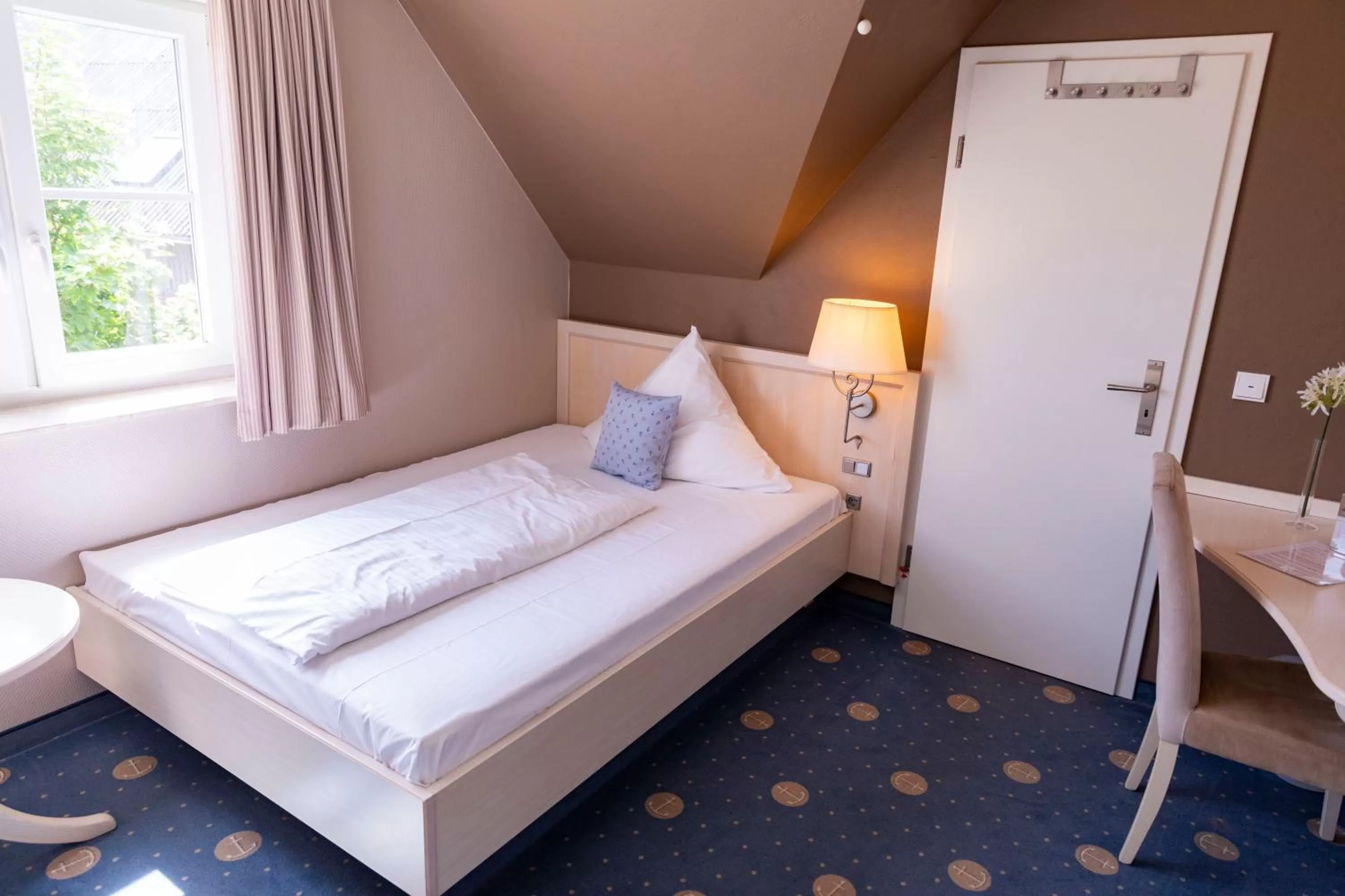 Photo of the whole room, Bed in Anker's Hörn