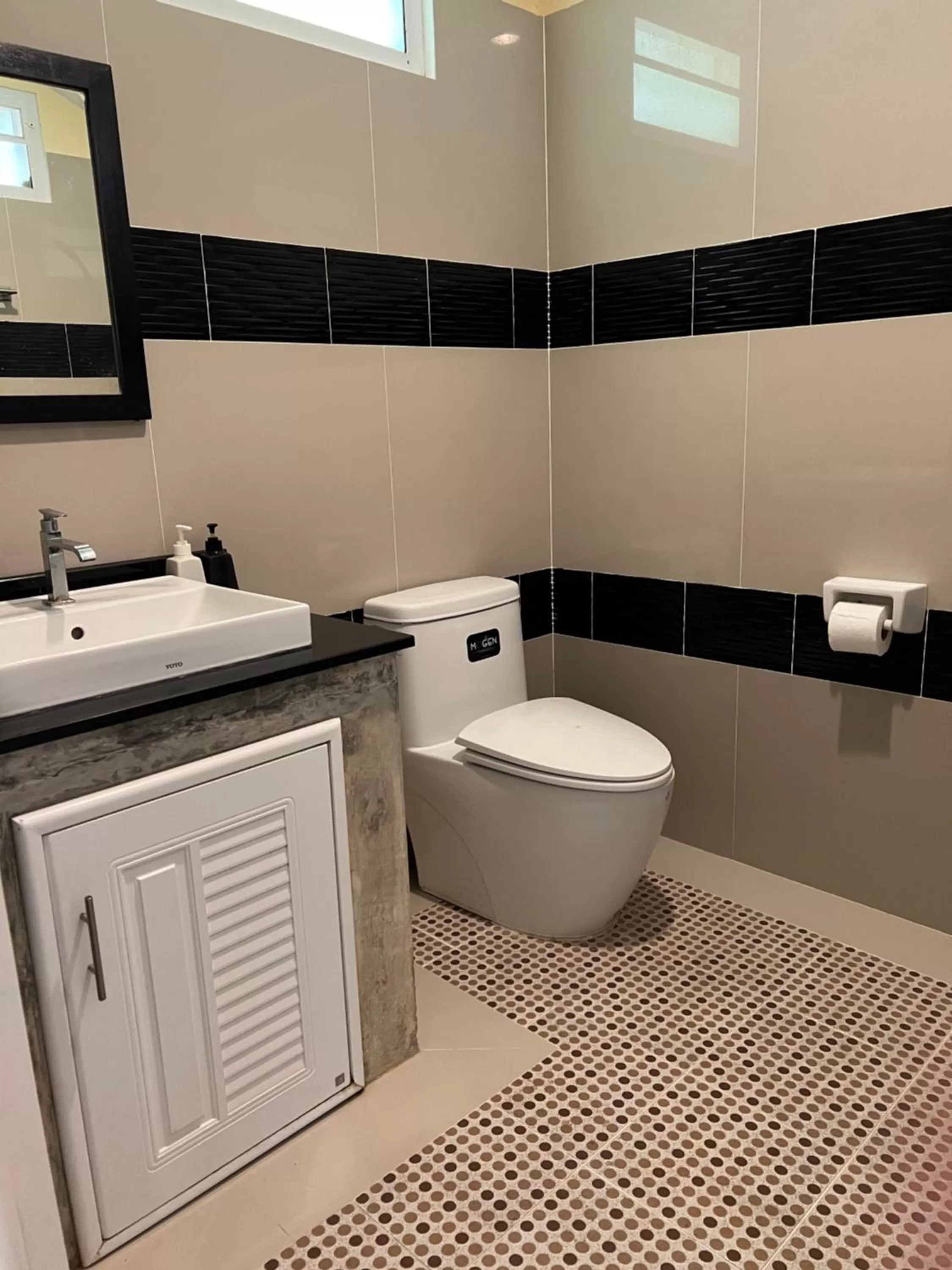 Bathroom in Ao Thong beach Bungalows