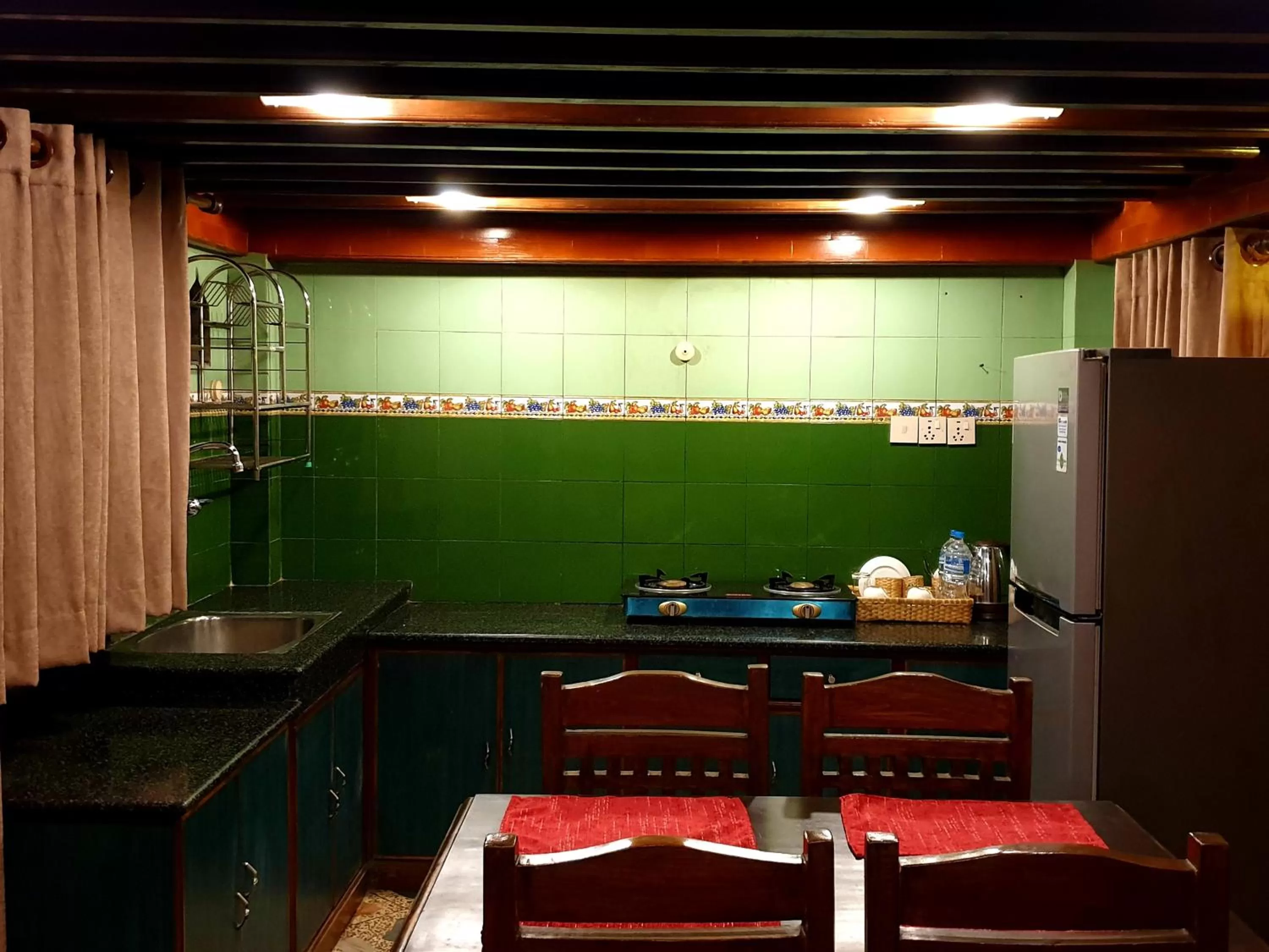 Kitchen or kitchenette in Temple House