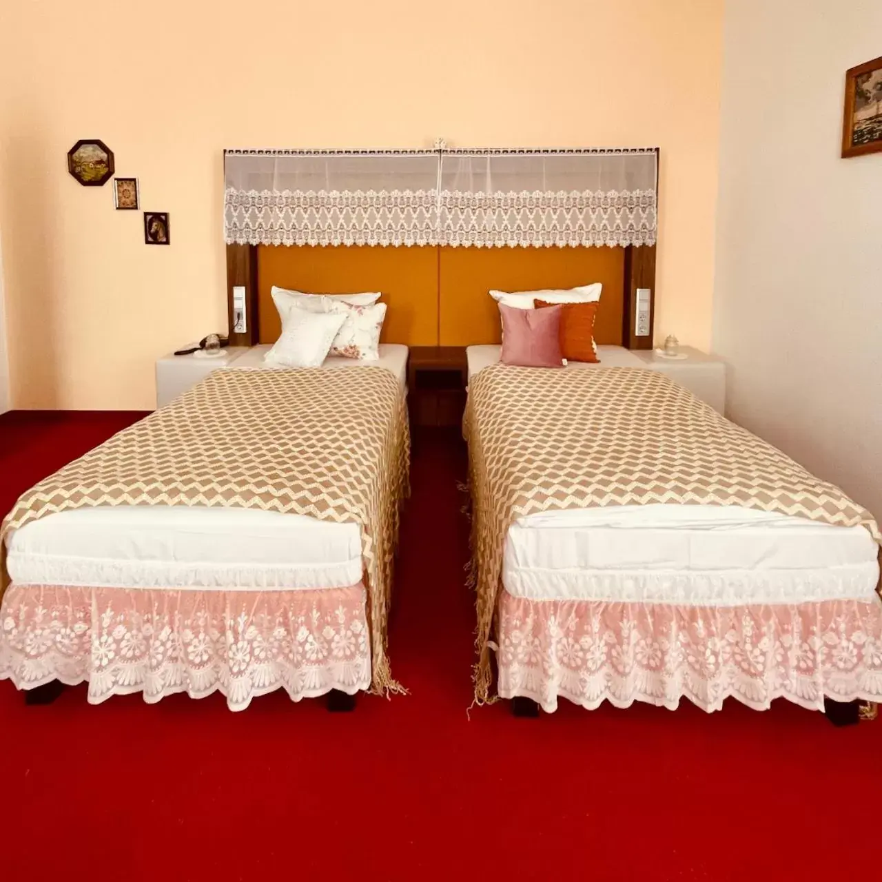 Twin Room Classic in Tante ALMA's Mannheimer Hotel Twin Room Classic in Tante ALMA's Mannheimer Hotel