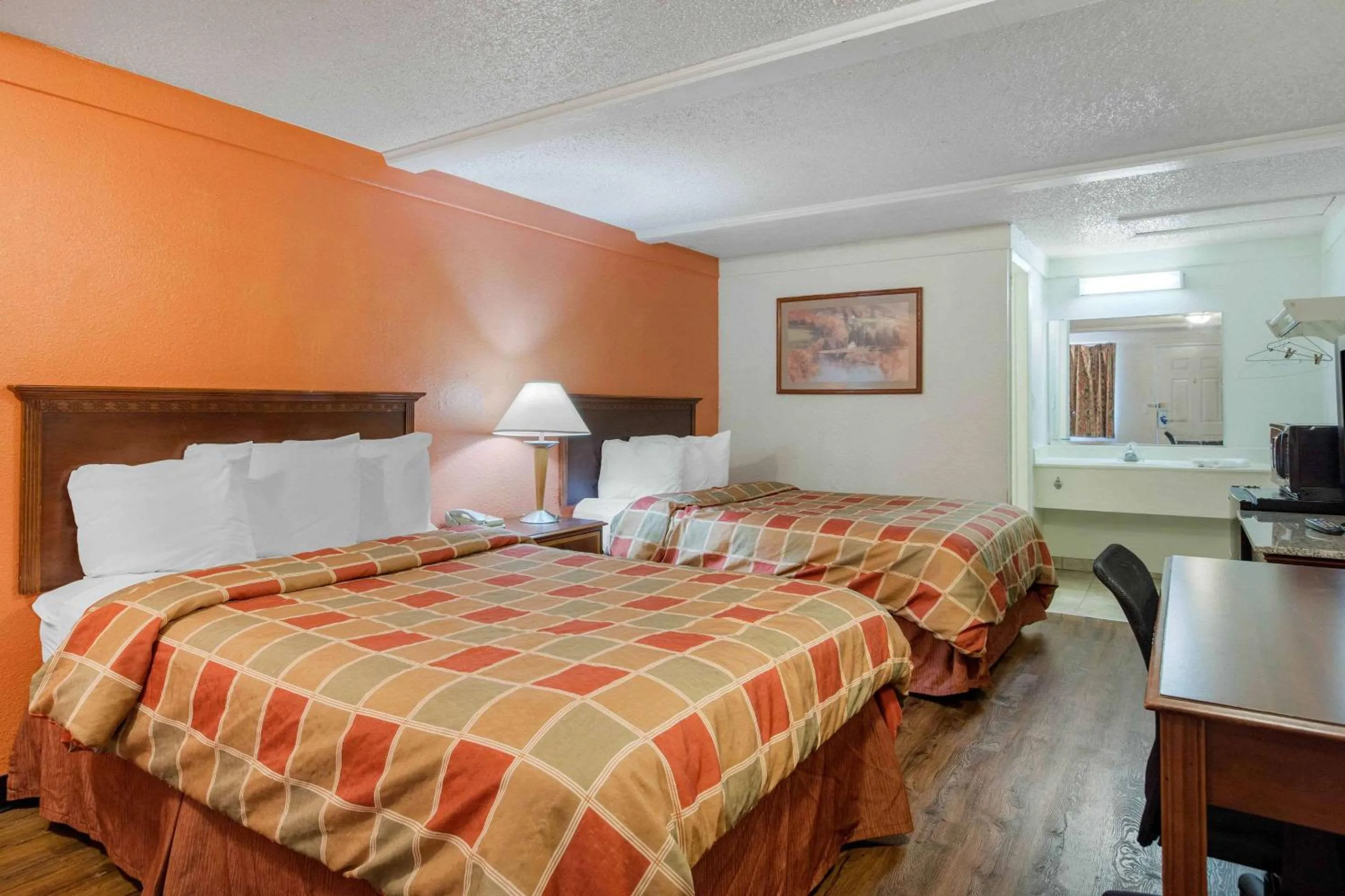 Non-Smoking Double Bed Room  in Rodeway Inn Auburn Hills