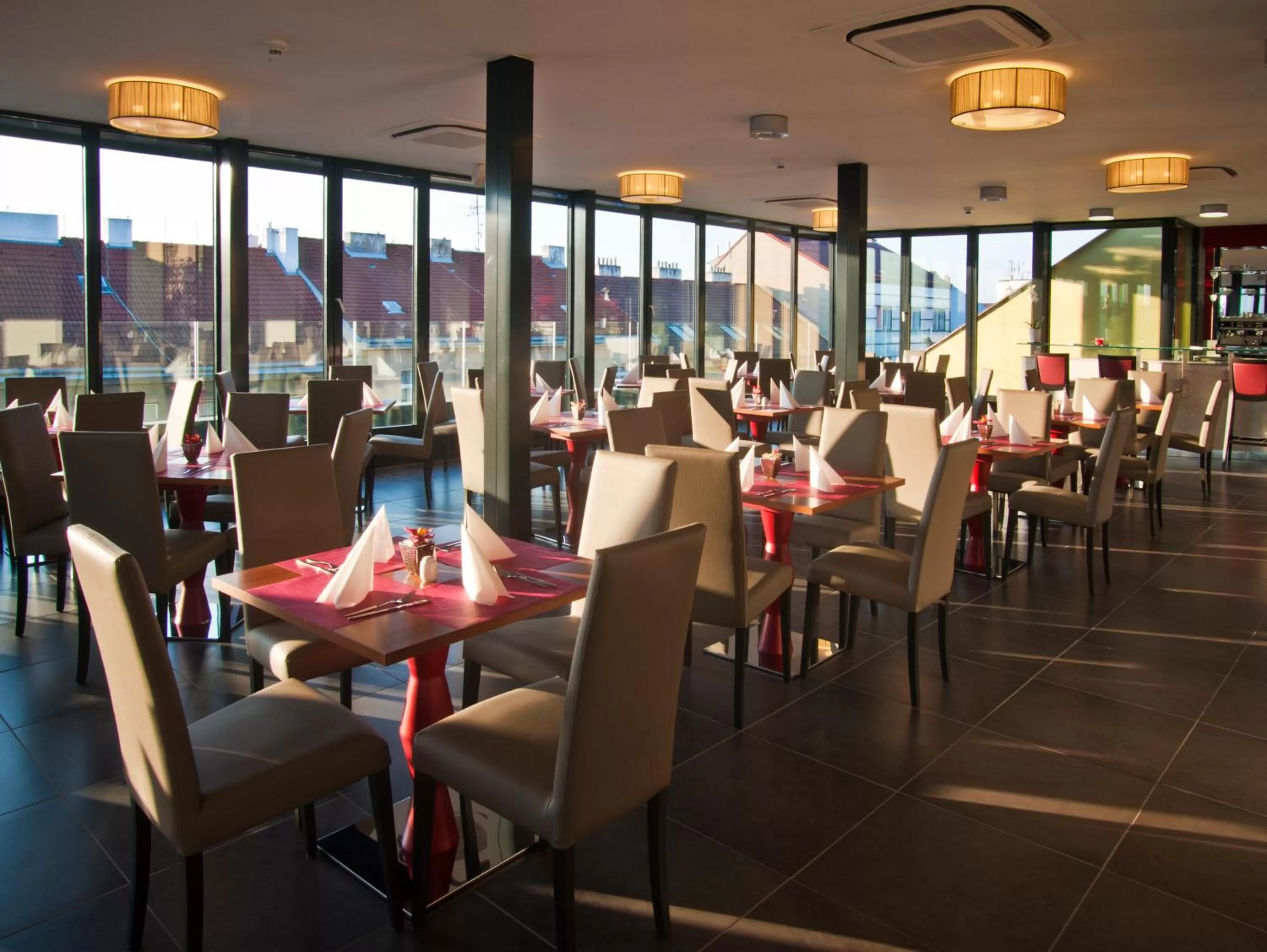 Restaurant/places to eat in Hotel Galileo