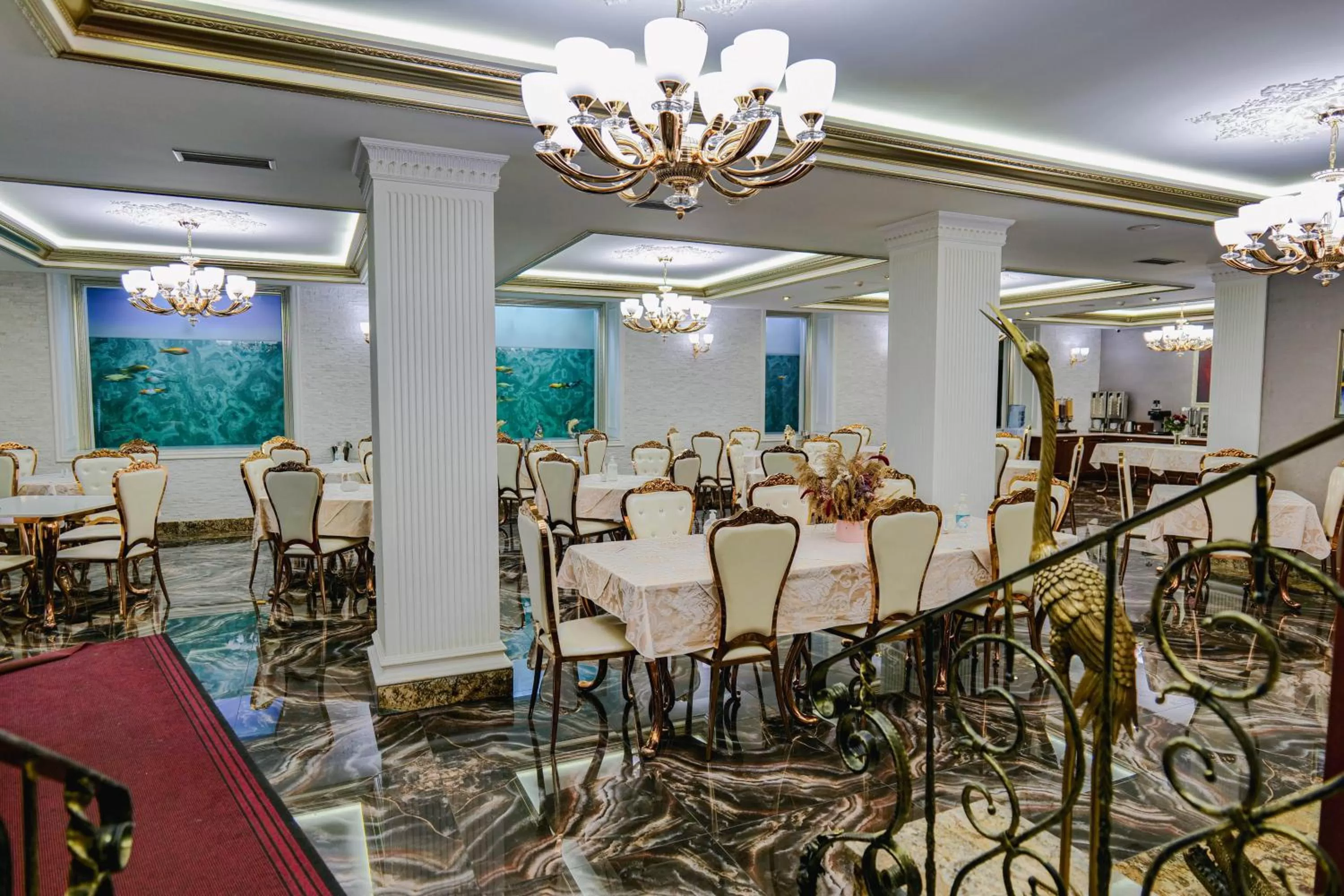 Restaurant/places to eat in Hotel Boka