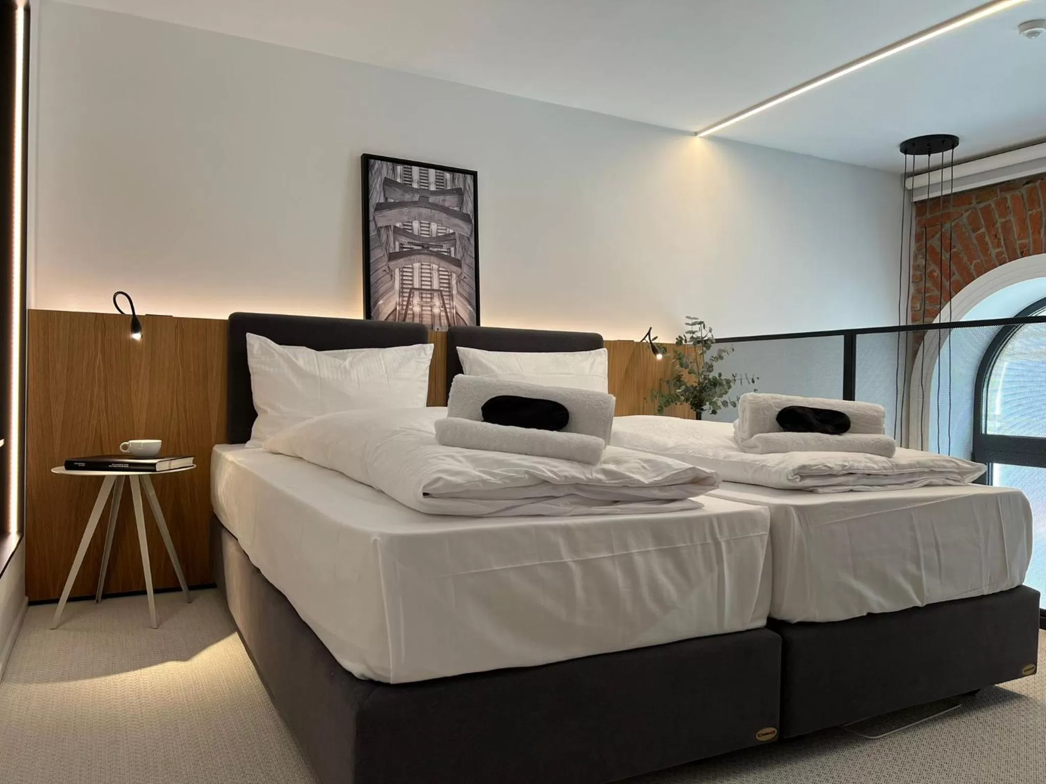 Bedroom, Bed in Fesh Lofts