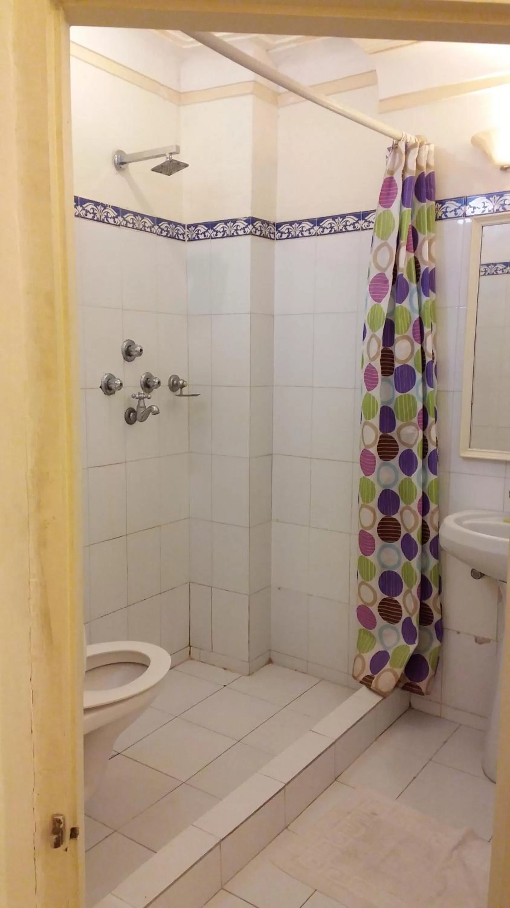 Bathroom in Hotel Pratap Bhawan