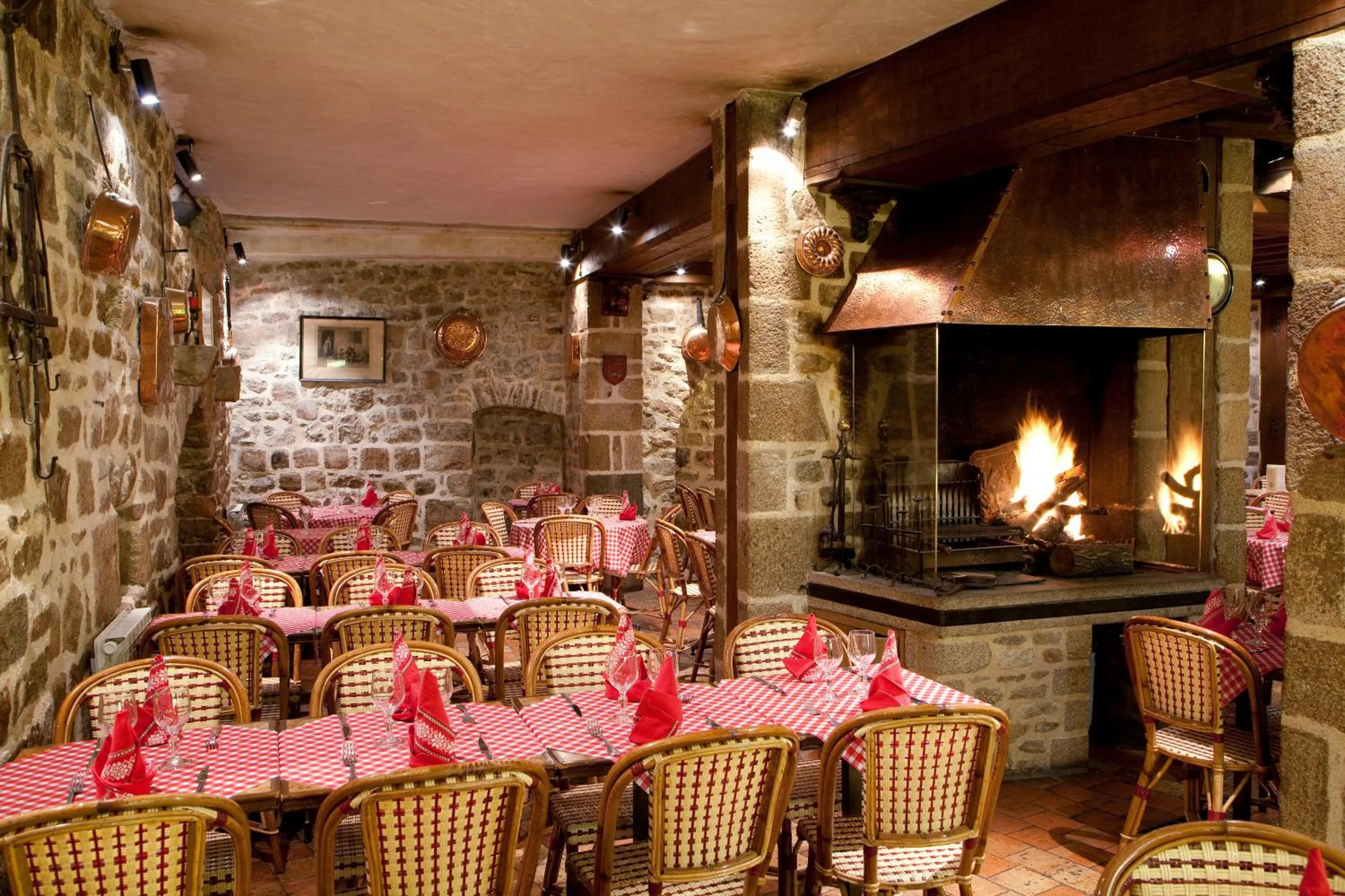 Restaurant/places to eat in Auberge Saint Pierre