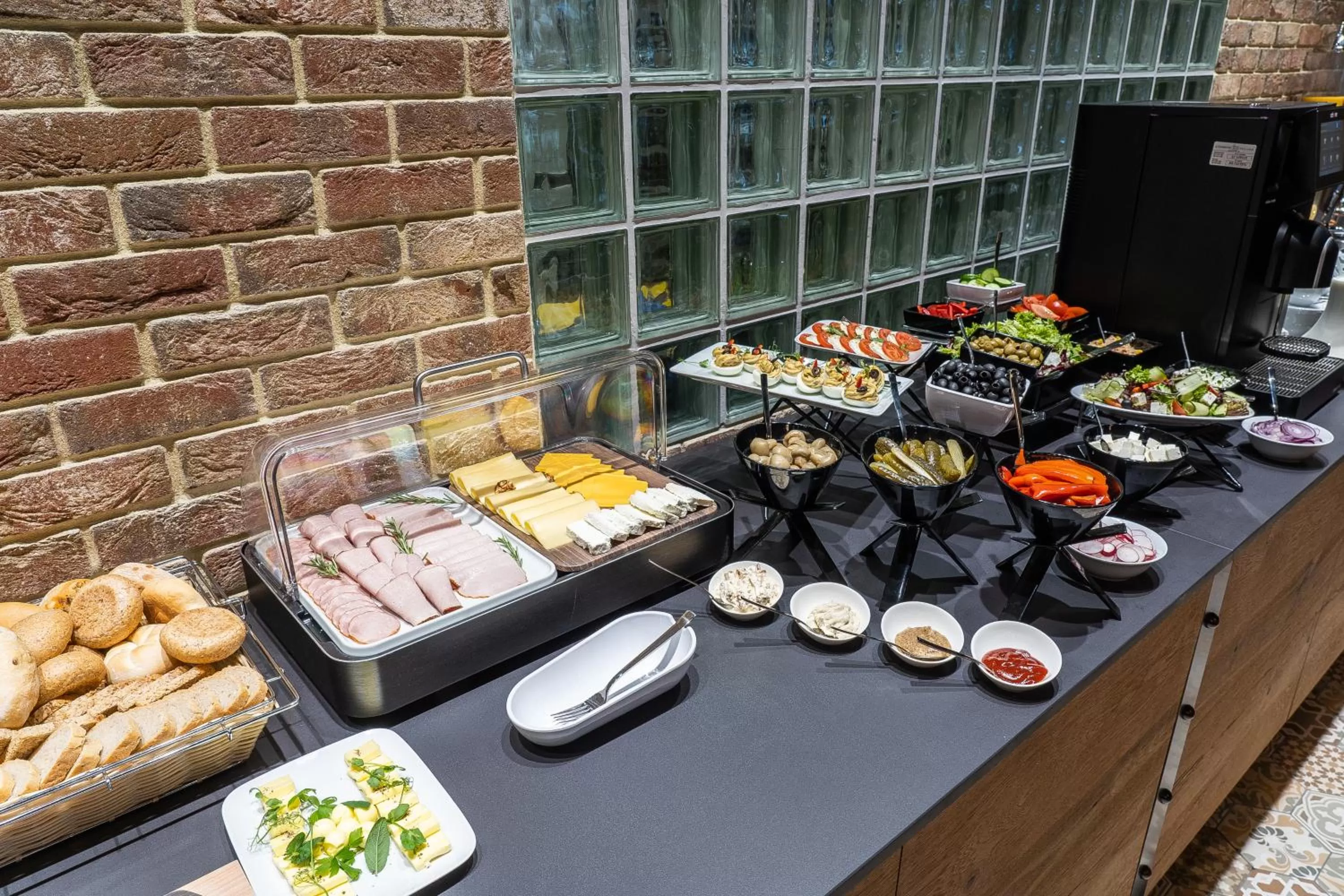 Restaurant/places to eat in ibis Styles Lublin Stare Miasto