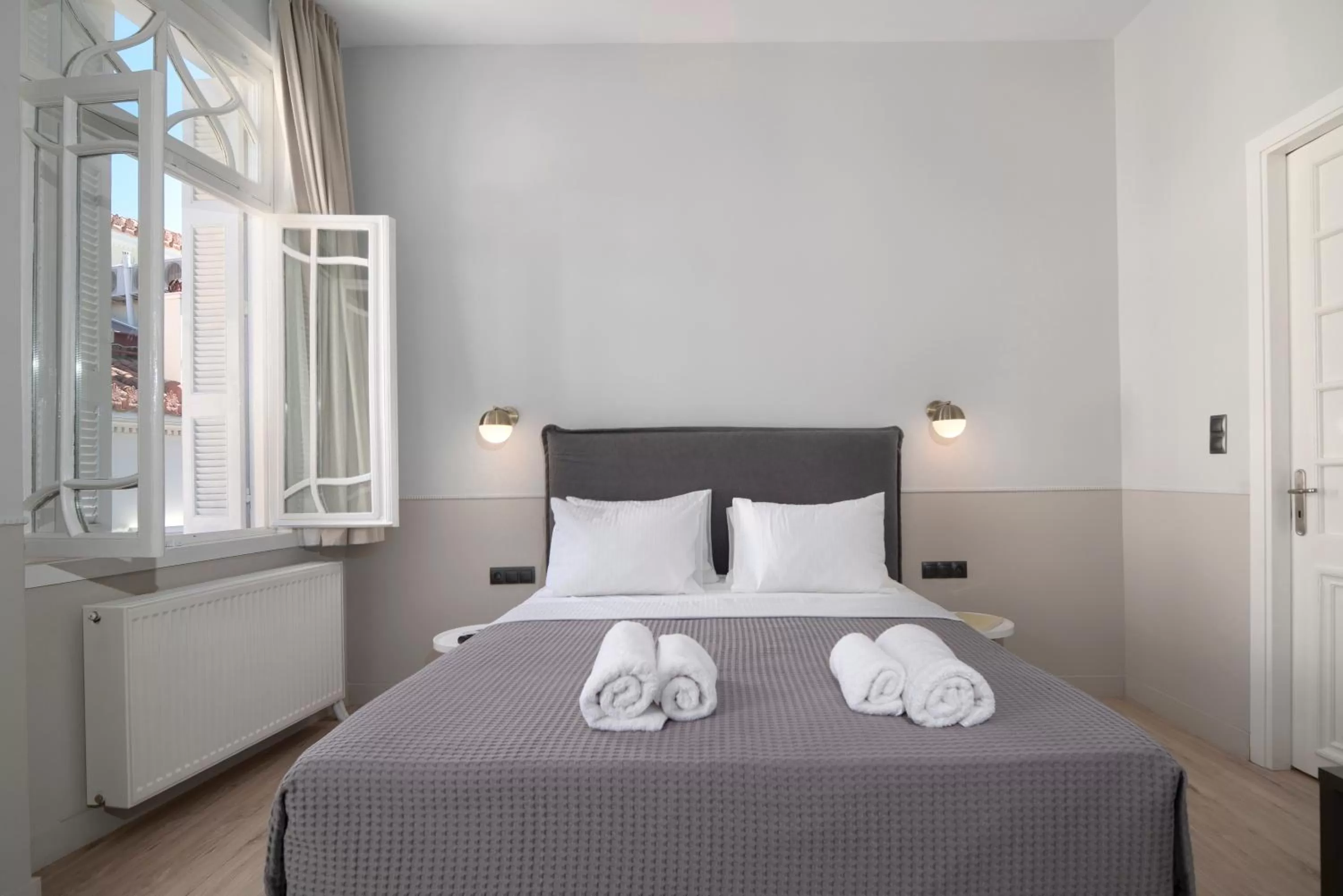 Executive Suite with Balcony in Plaka Arch Suites