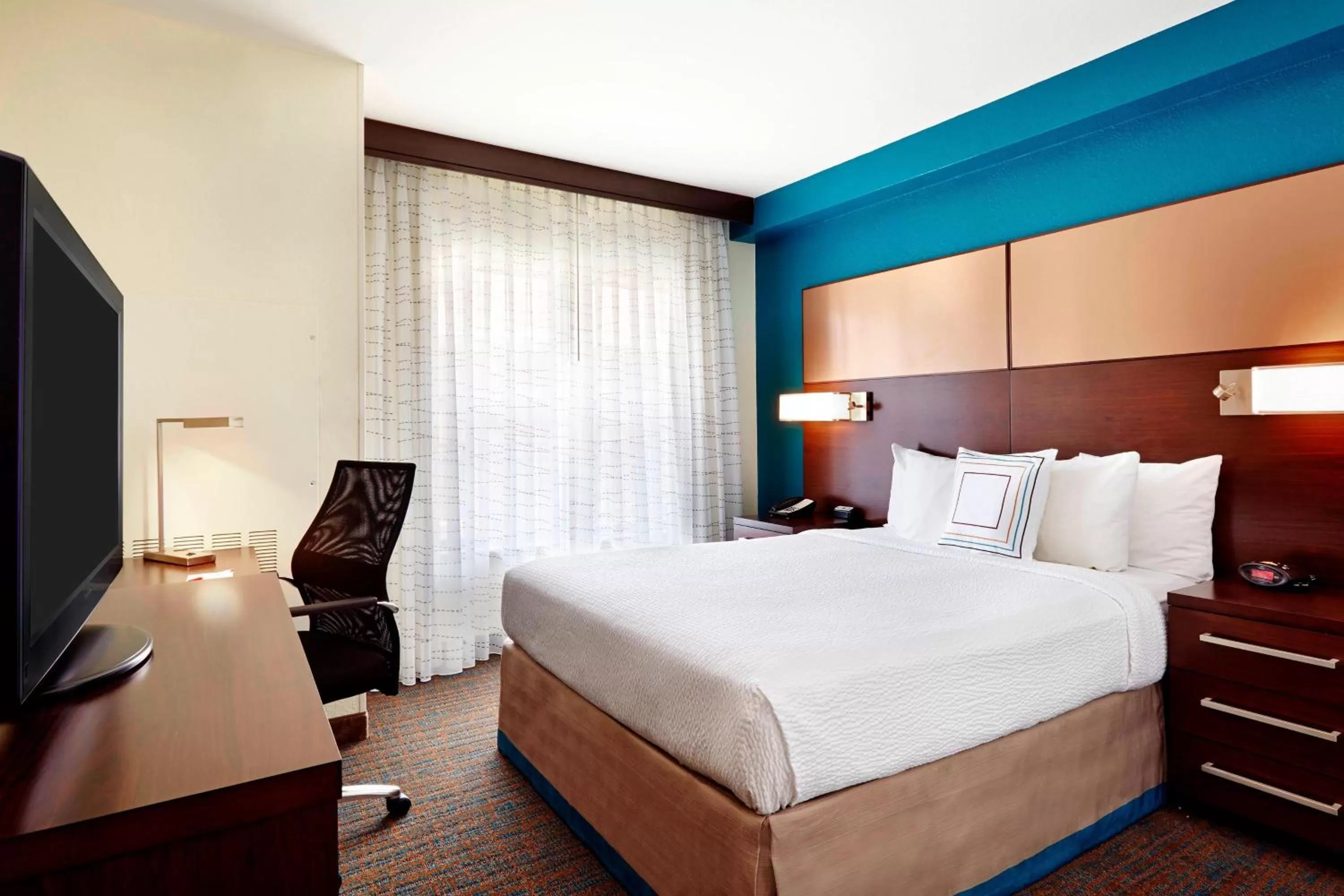 Bedroom, Bed in Residence Inn Houston by The Galleria