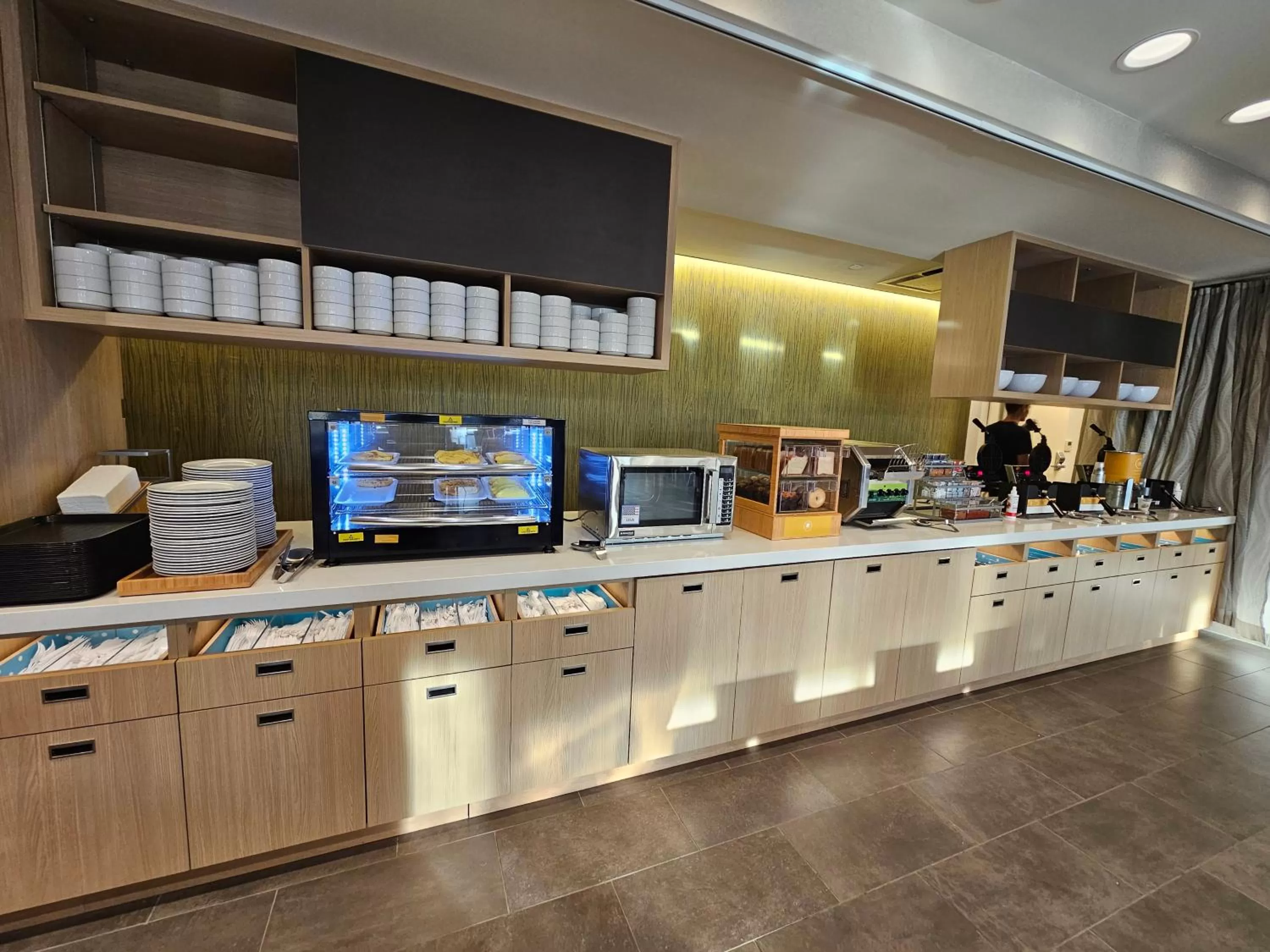 Breakfast in Home2 Suites By Hilton Allentown Bethlehem Airport