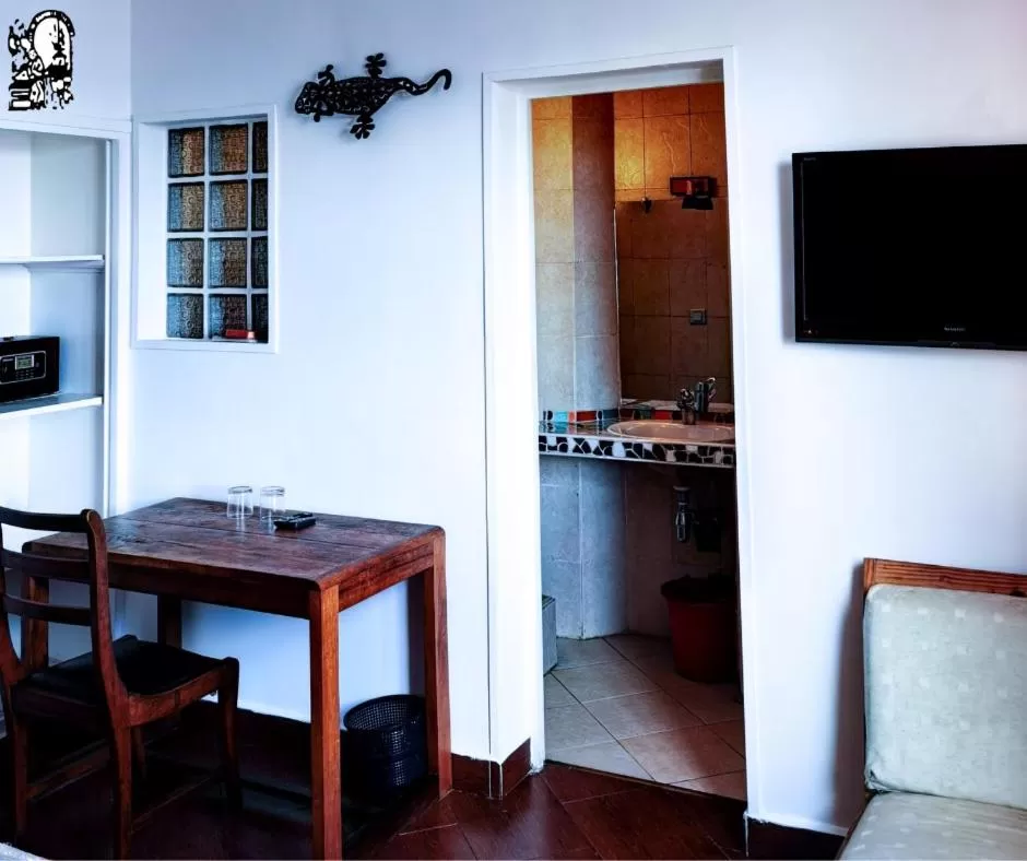 Restaurant/places to eat, Kitchen/Kitchenette in Hotel Le Relais Normand