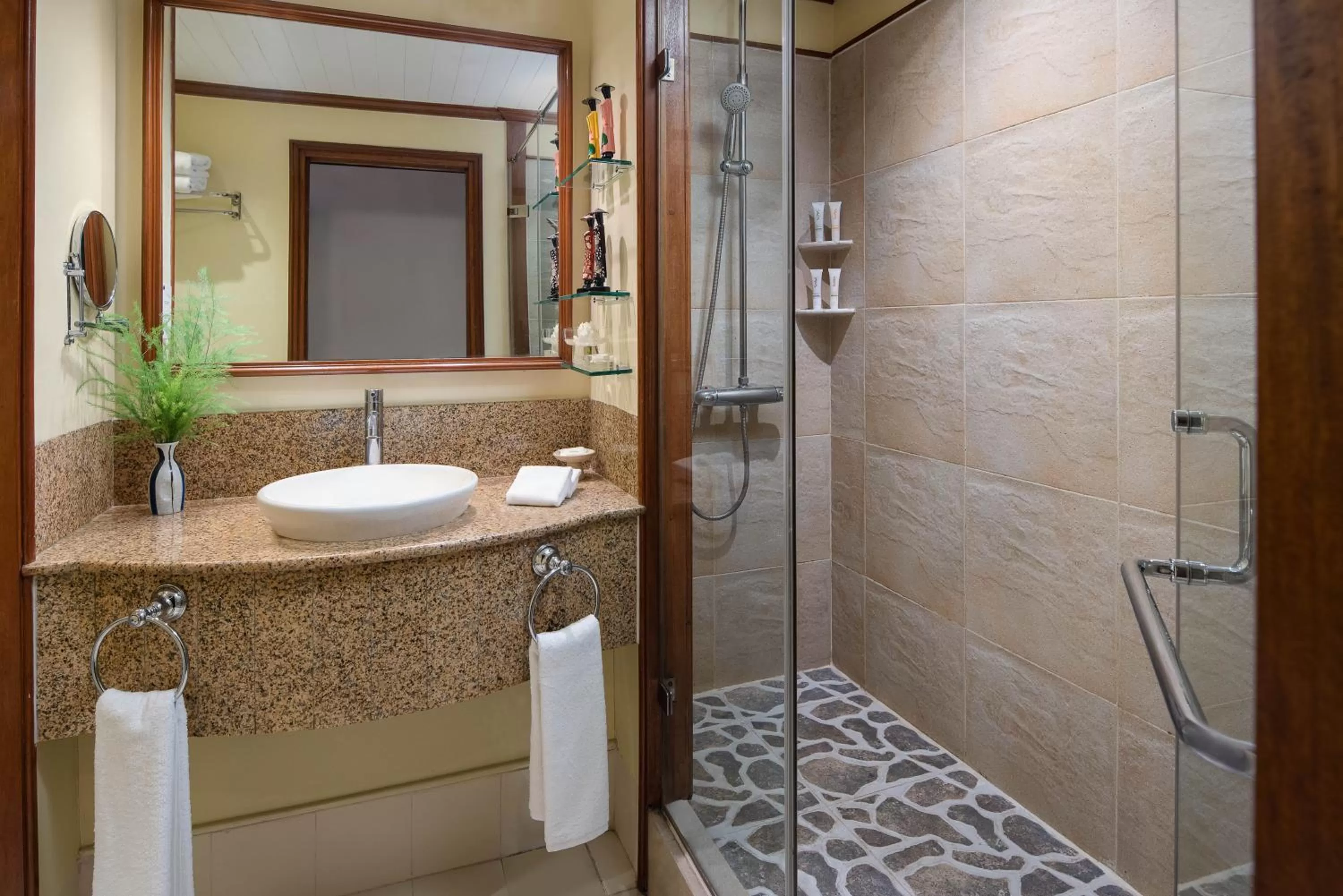 Shower in Hai Phong Harbour View Hotel