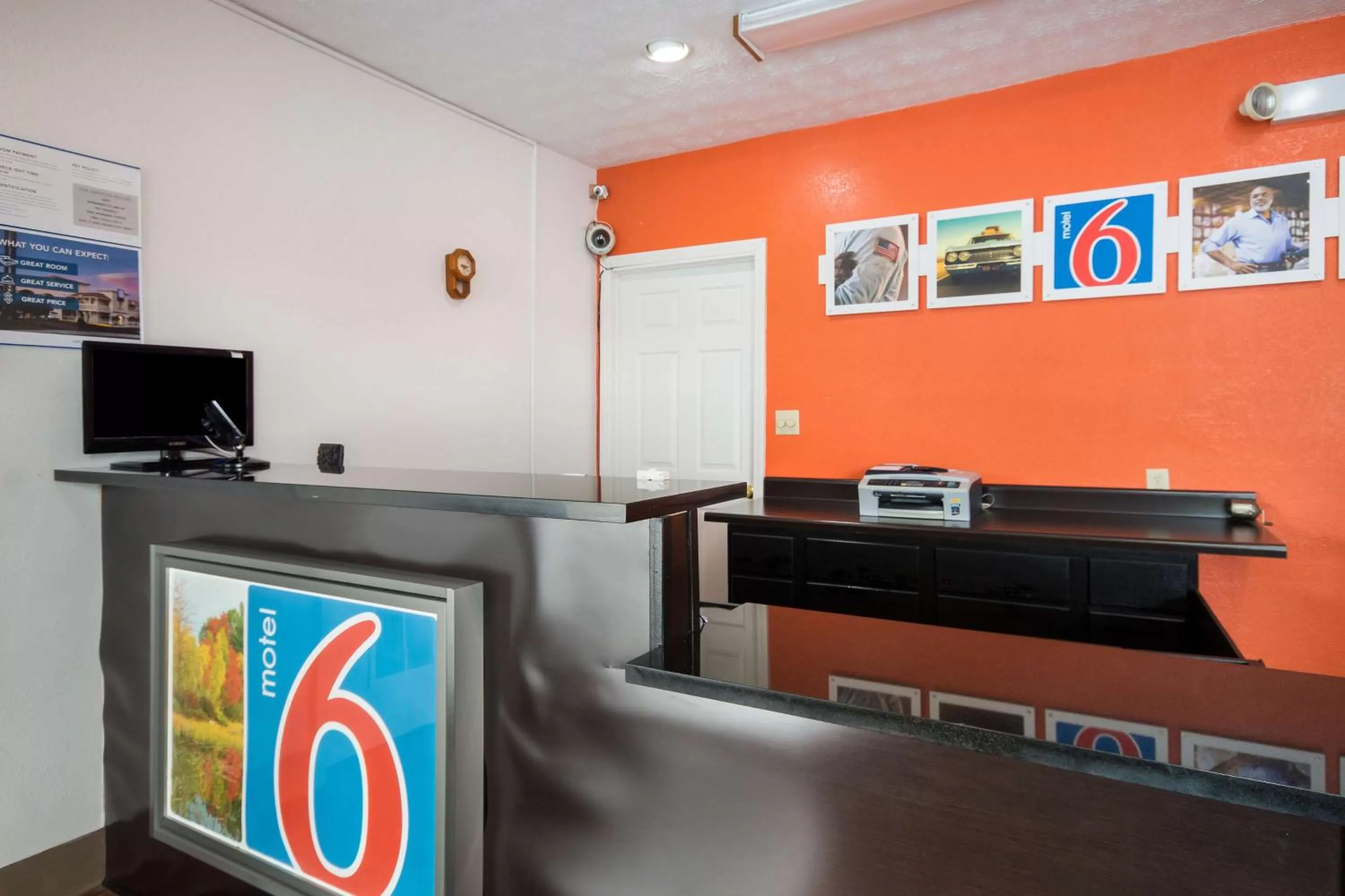 Property logo or sign in Motel 6-Parkersburg, WV