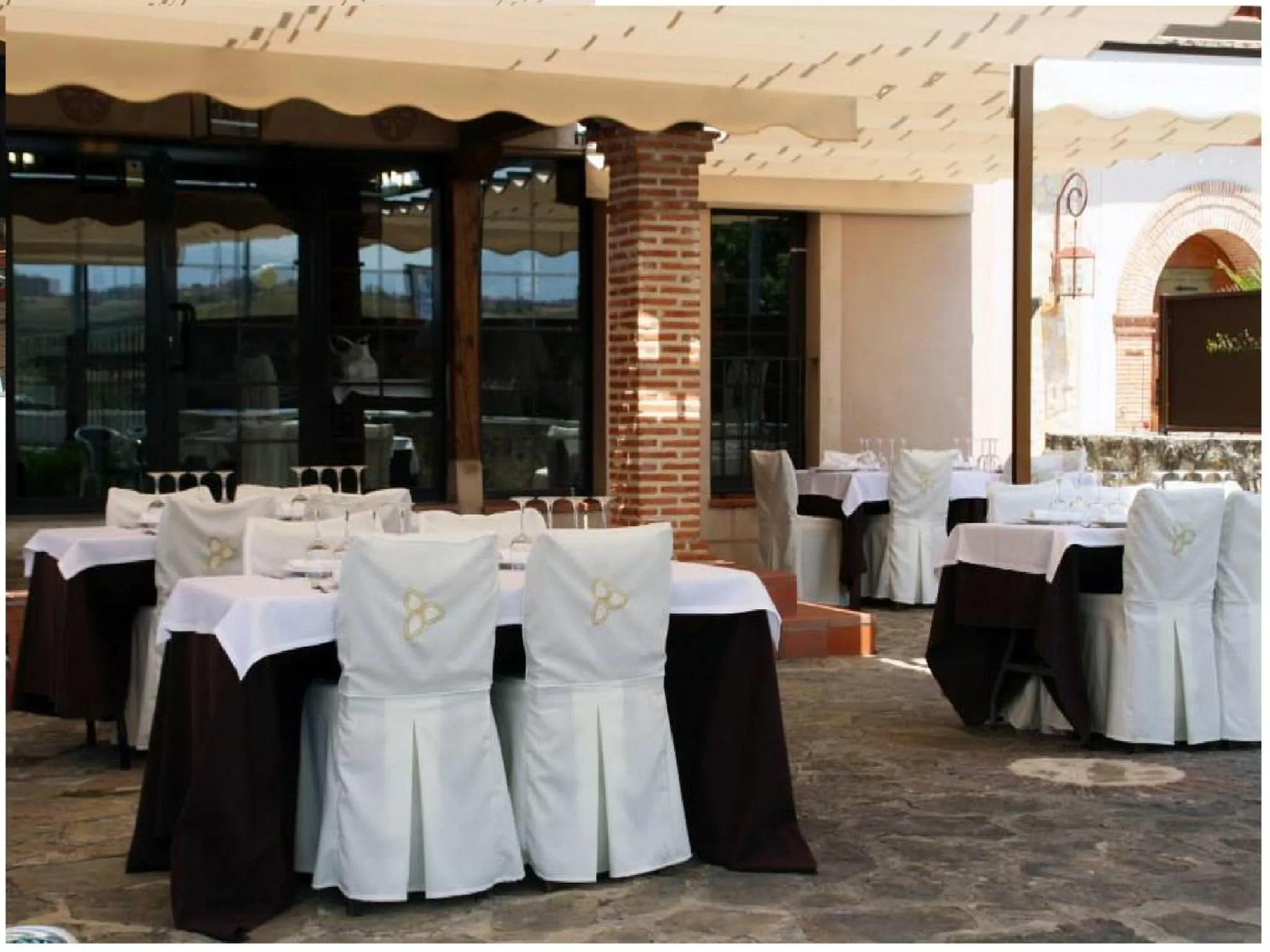 Restaurant/places to eat in Hotel Venta Magullo