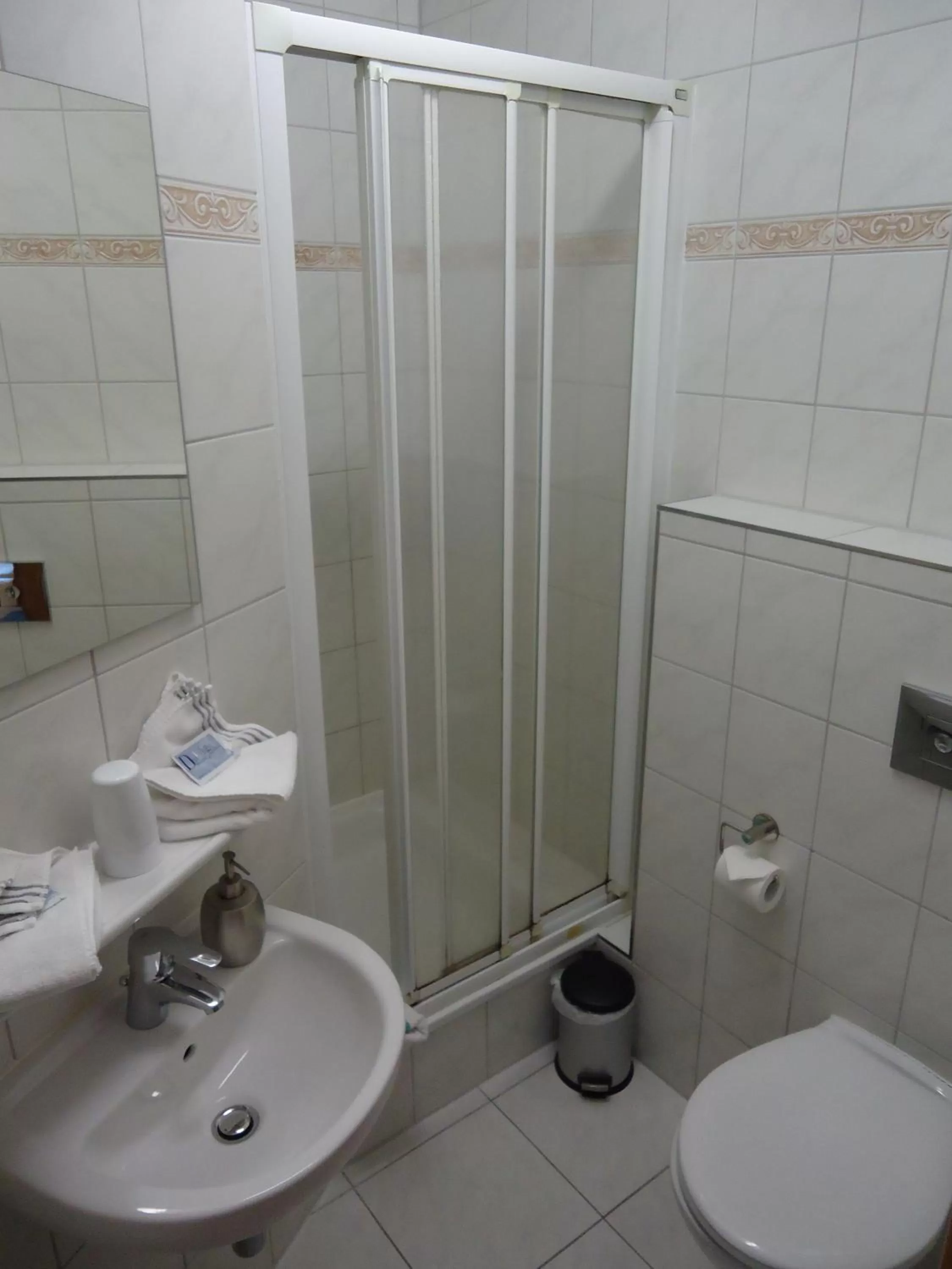 Bathroom in Cityhotel Magdeburg