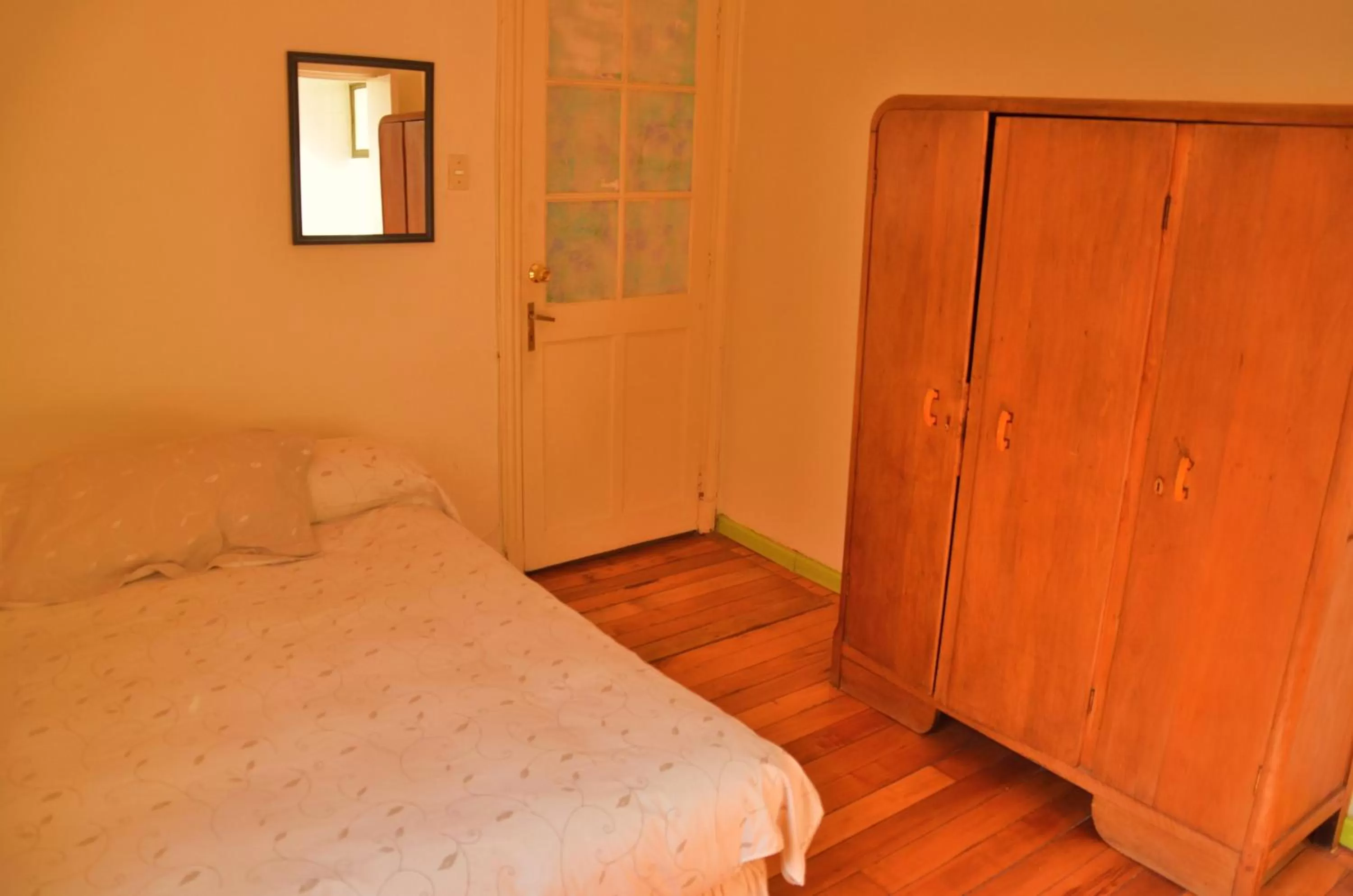 Bedroom, Bed in Tralkan B&B