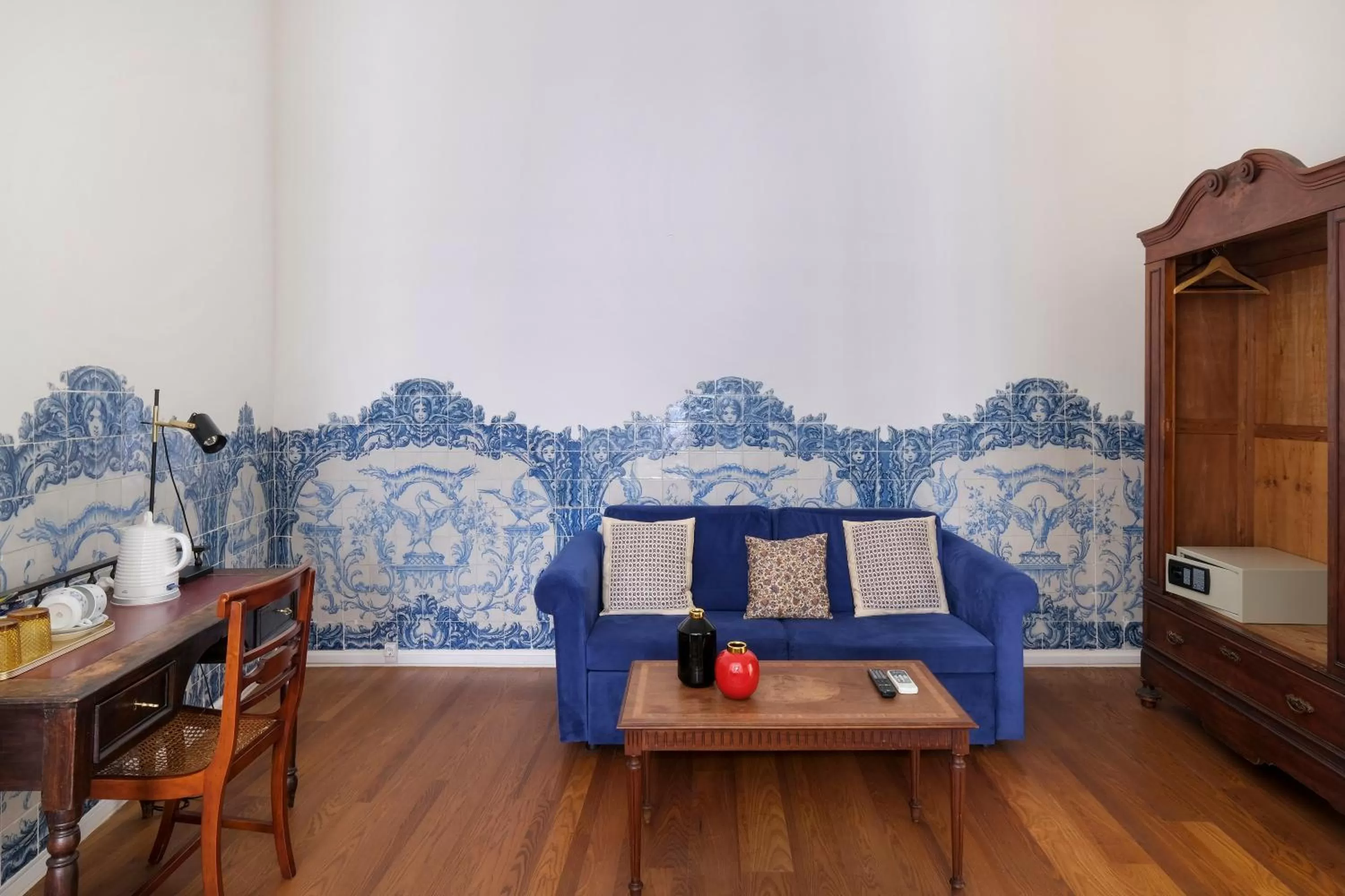 Living room in 1869 Príncipe Real House