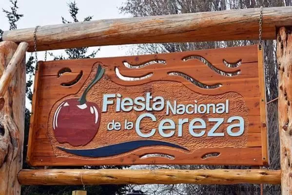 Property logo or sign in Hotel Mora