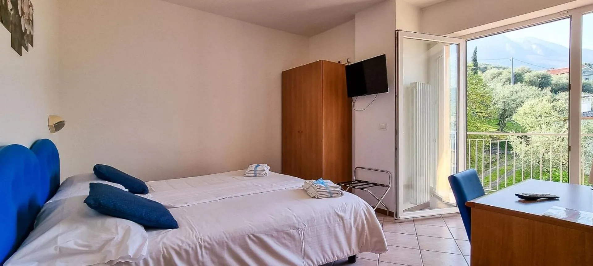 Photo of the whole room in Hotel Casa Marinella