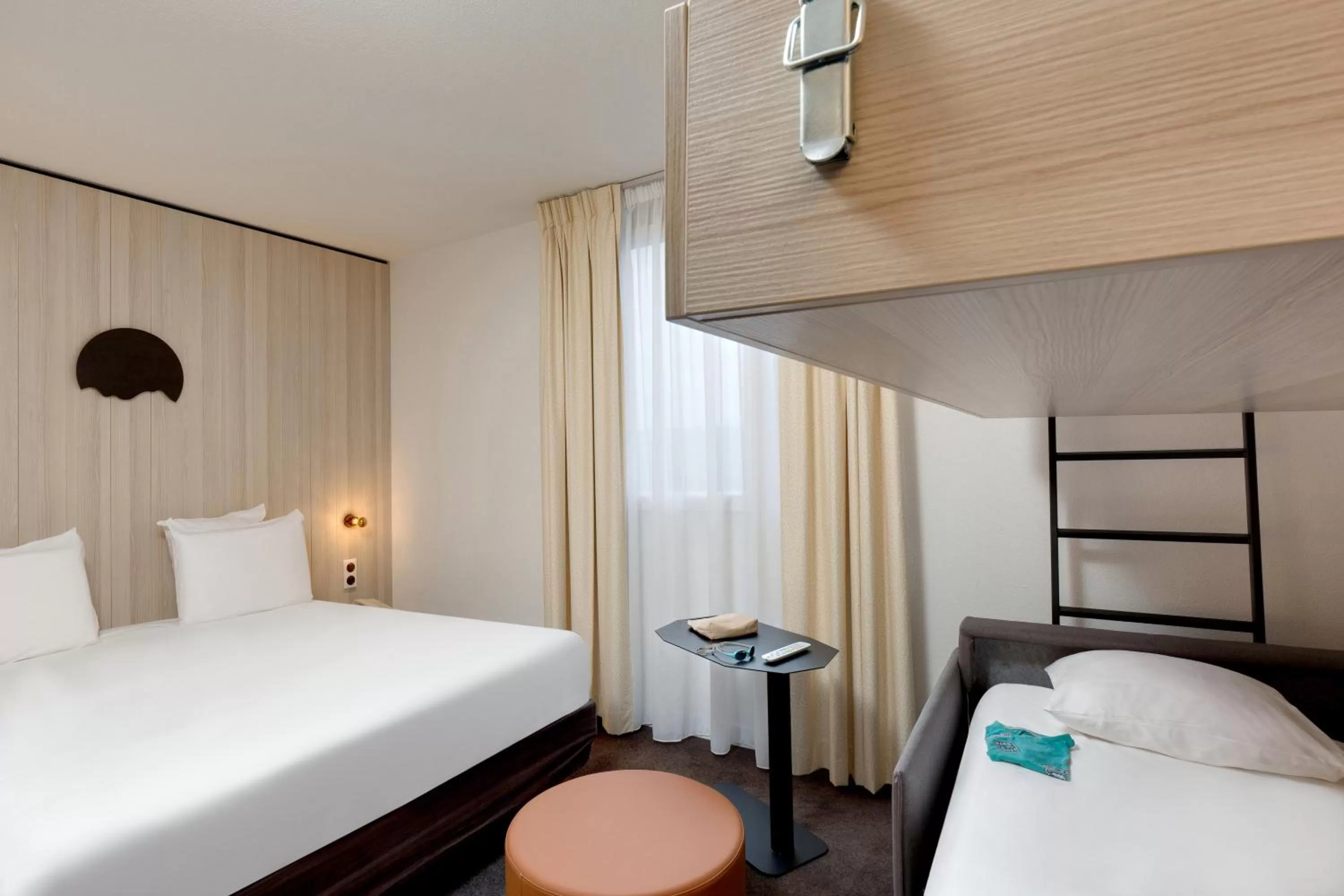 Photo of the whole room, Bed in Kyriad Clermont-Ferrand-Sud - La Pardieu