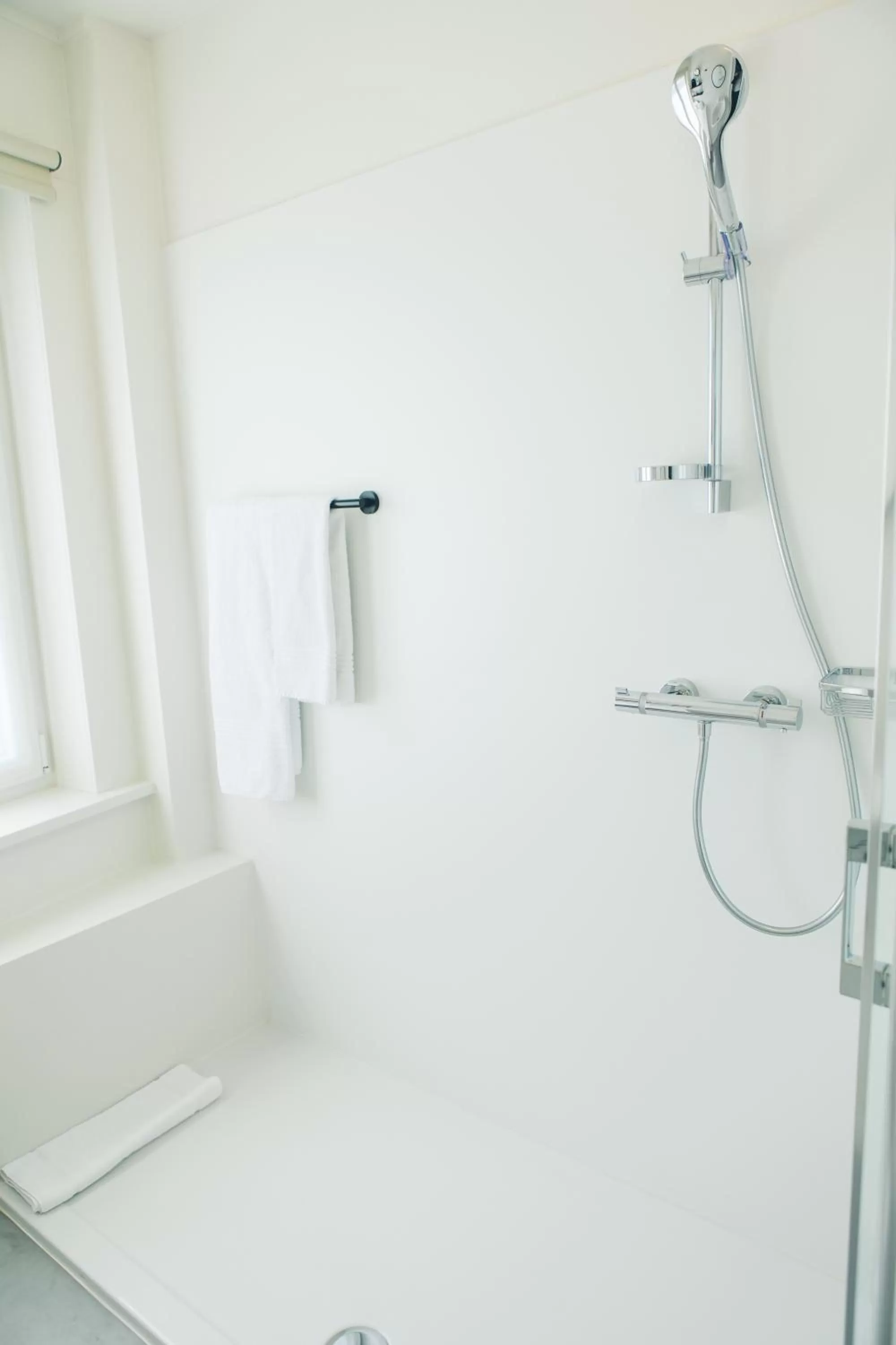 Bathroom in Hotel du Bassin