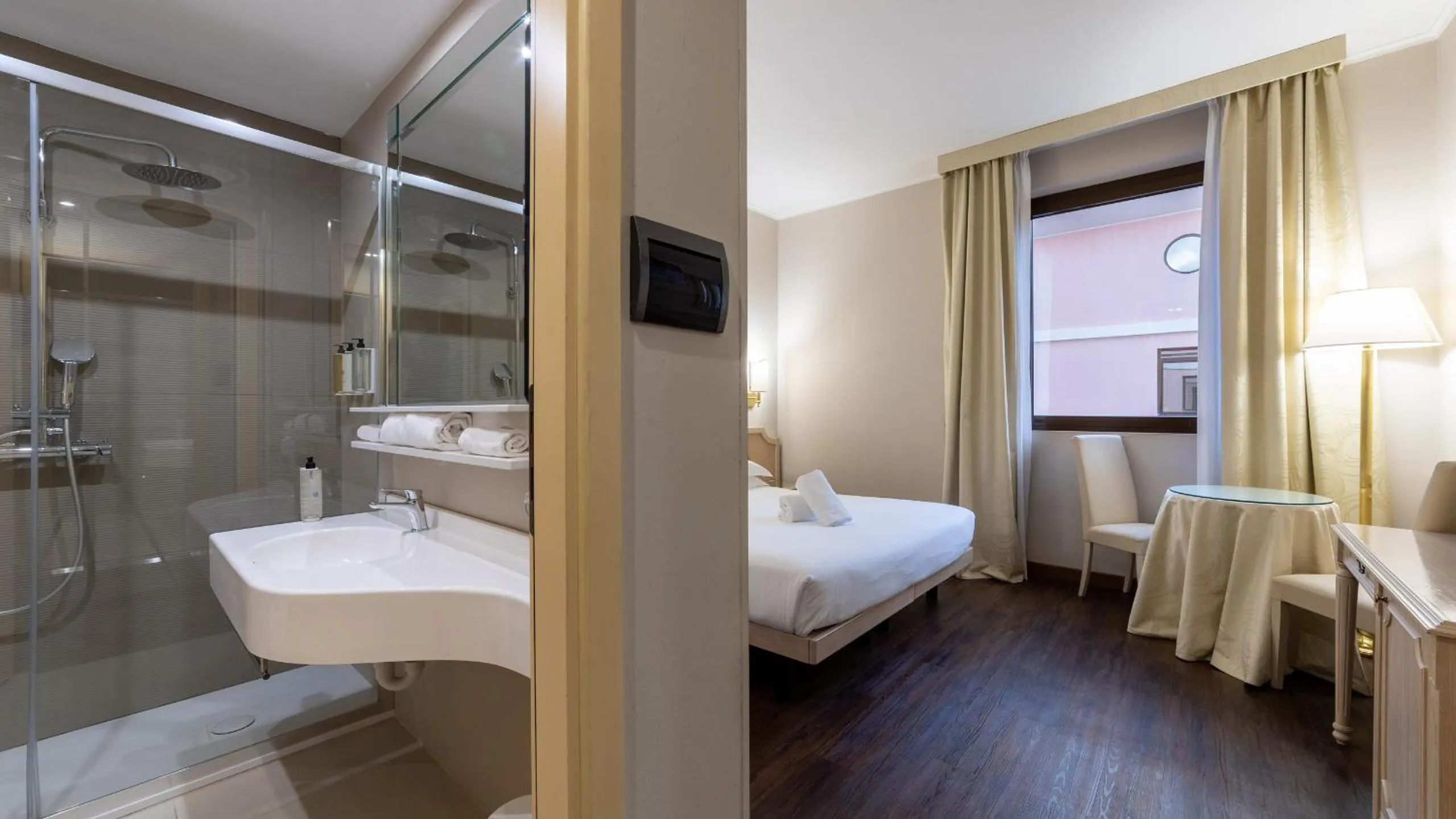 Bathroom, Bed in Hotel Salus Terme - Adults Only