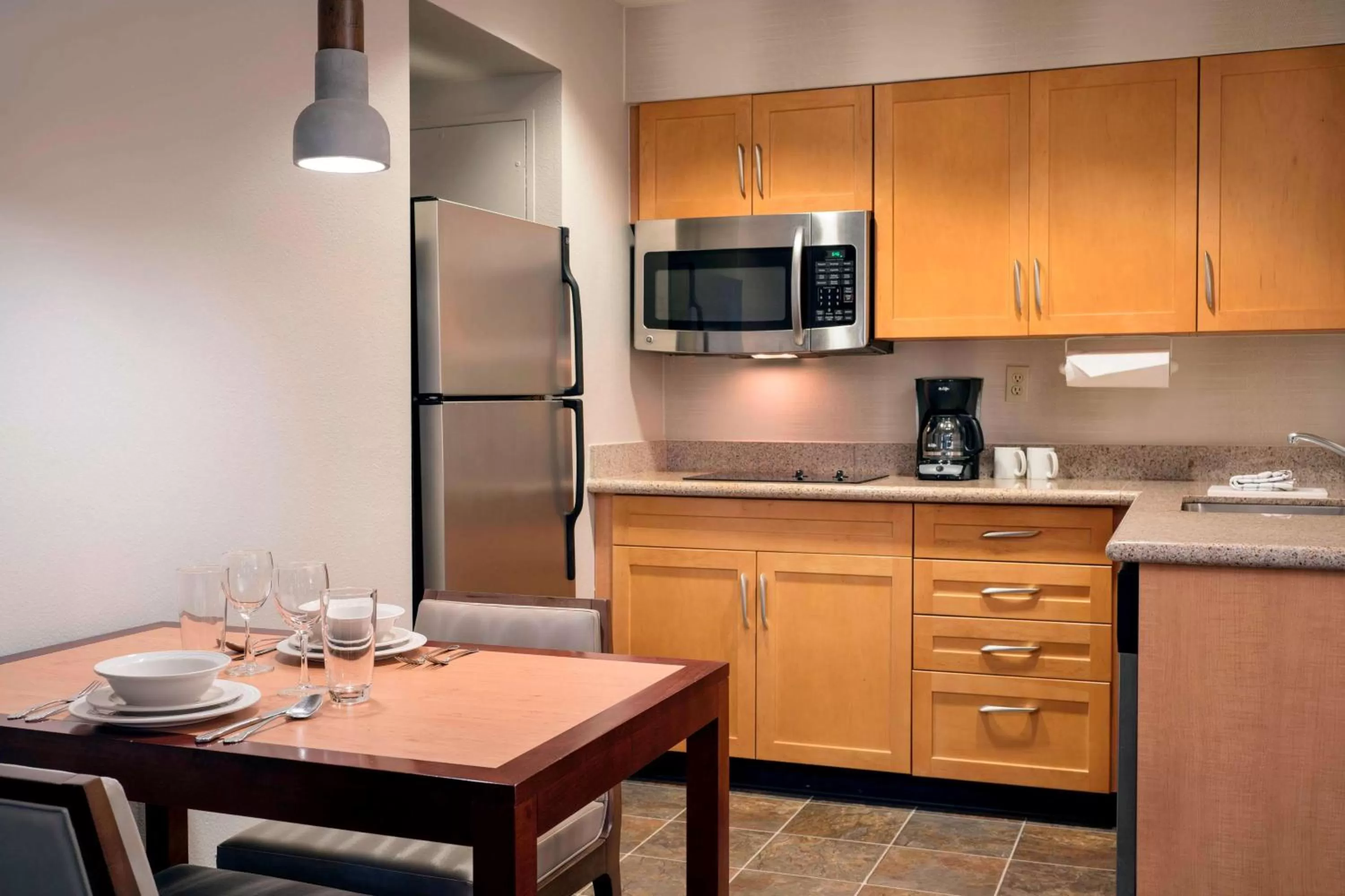 Kitchen or kitchenette in Sonesta ES Suites Scottsdale Paradise Valley