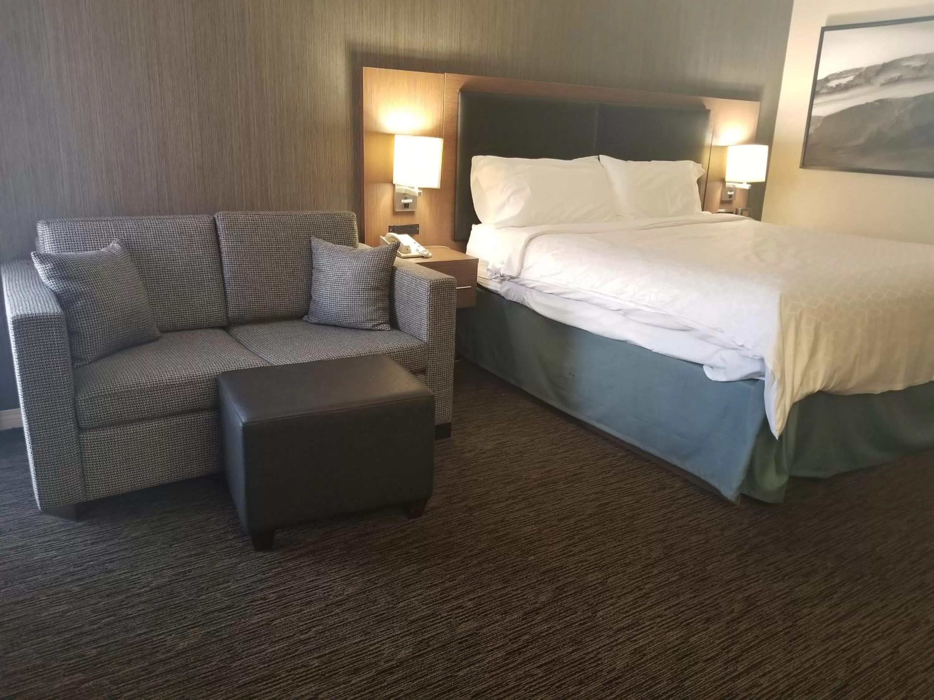 Holiday Inn Express Edmonton Downtown by IHG