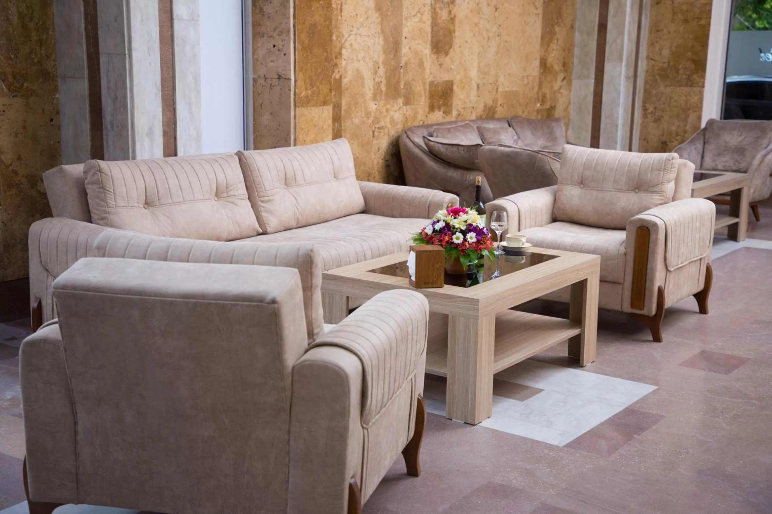 Seating area in Richmind Hotel