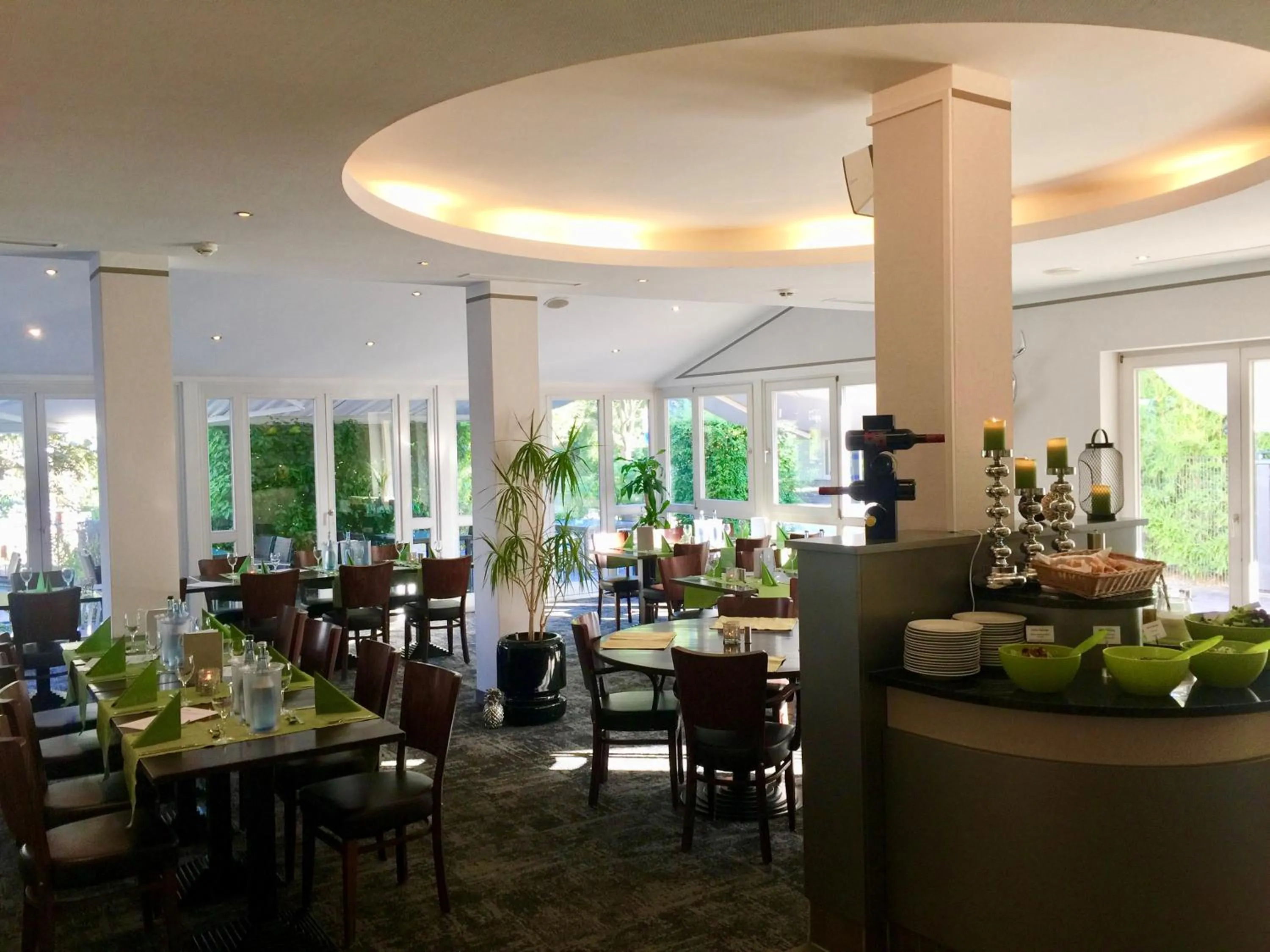 Restaurant/places to eat in Hotel Ambiente Walldorf