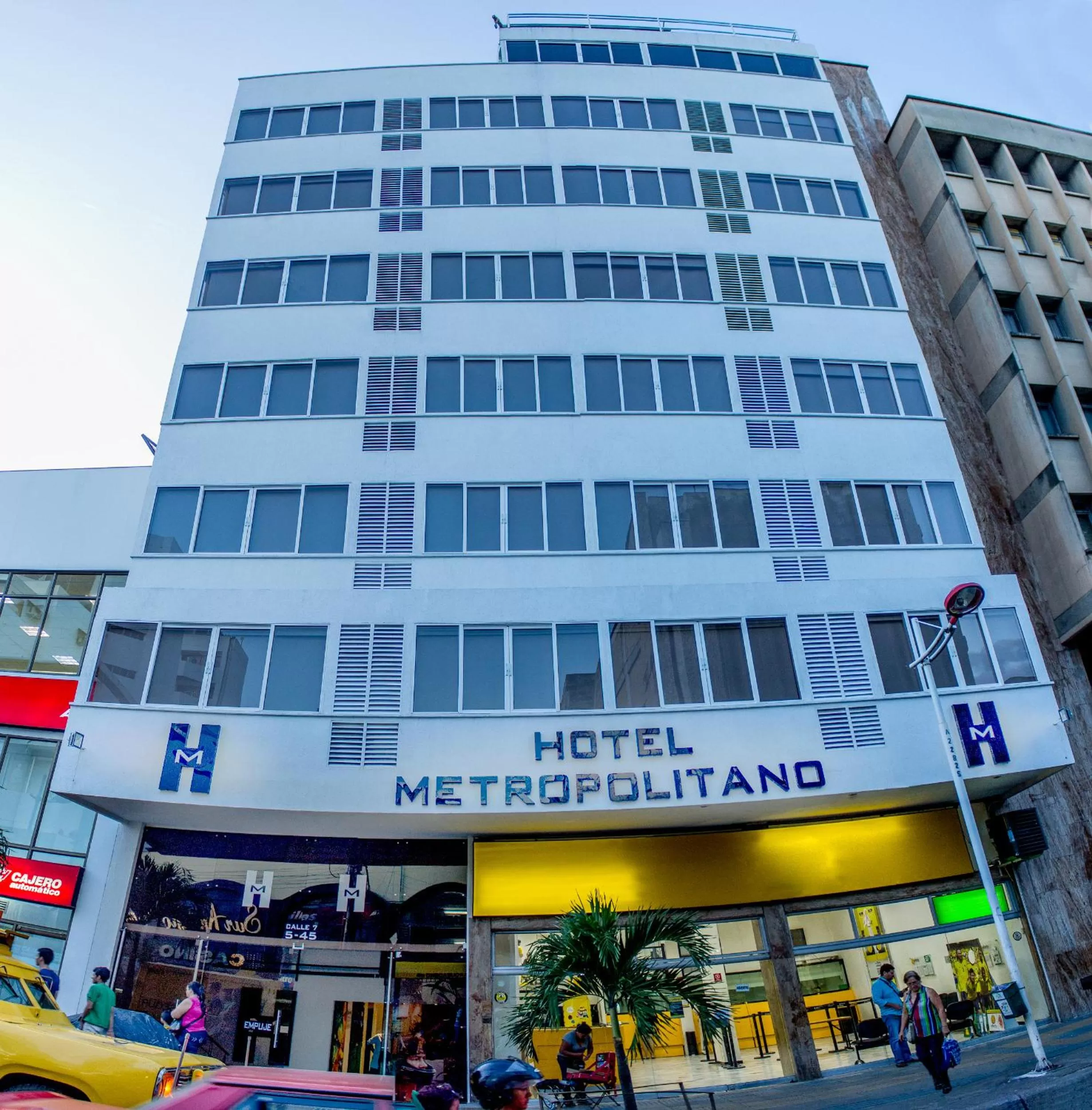 Facade/entrance in Hotel Metropolitano