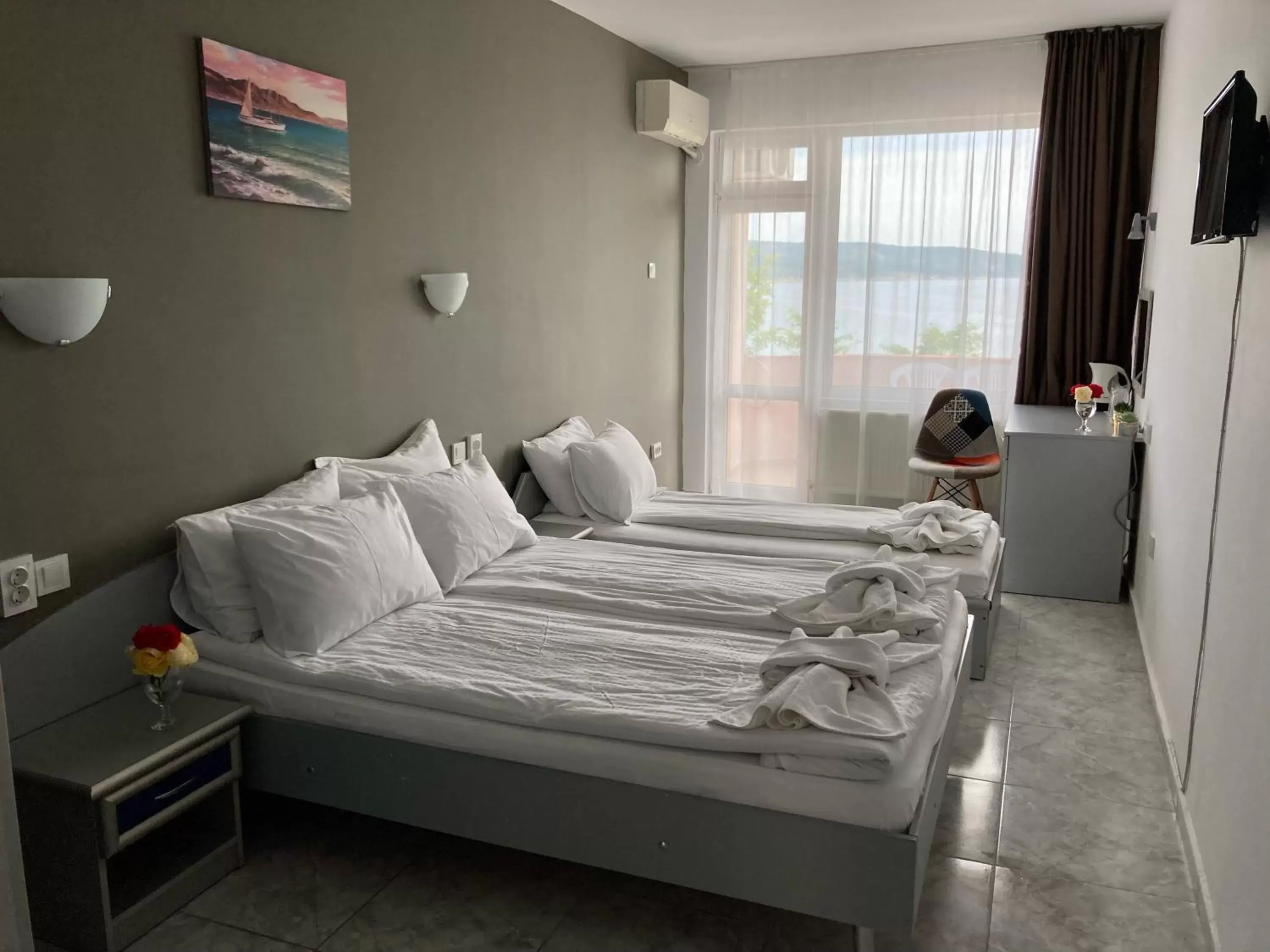Double or Twin Room with Sea View (2 Adults + 1 Child) in Plovdiv Hotel Double or Twin Room with Sea View (2 Adults + 1 Child) in Plovdiv Hotel