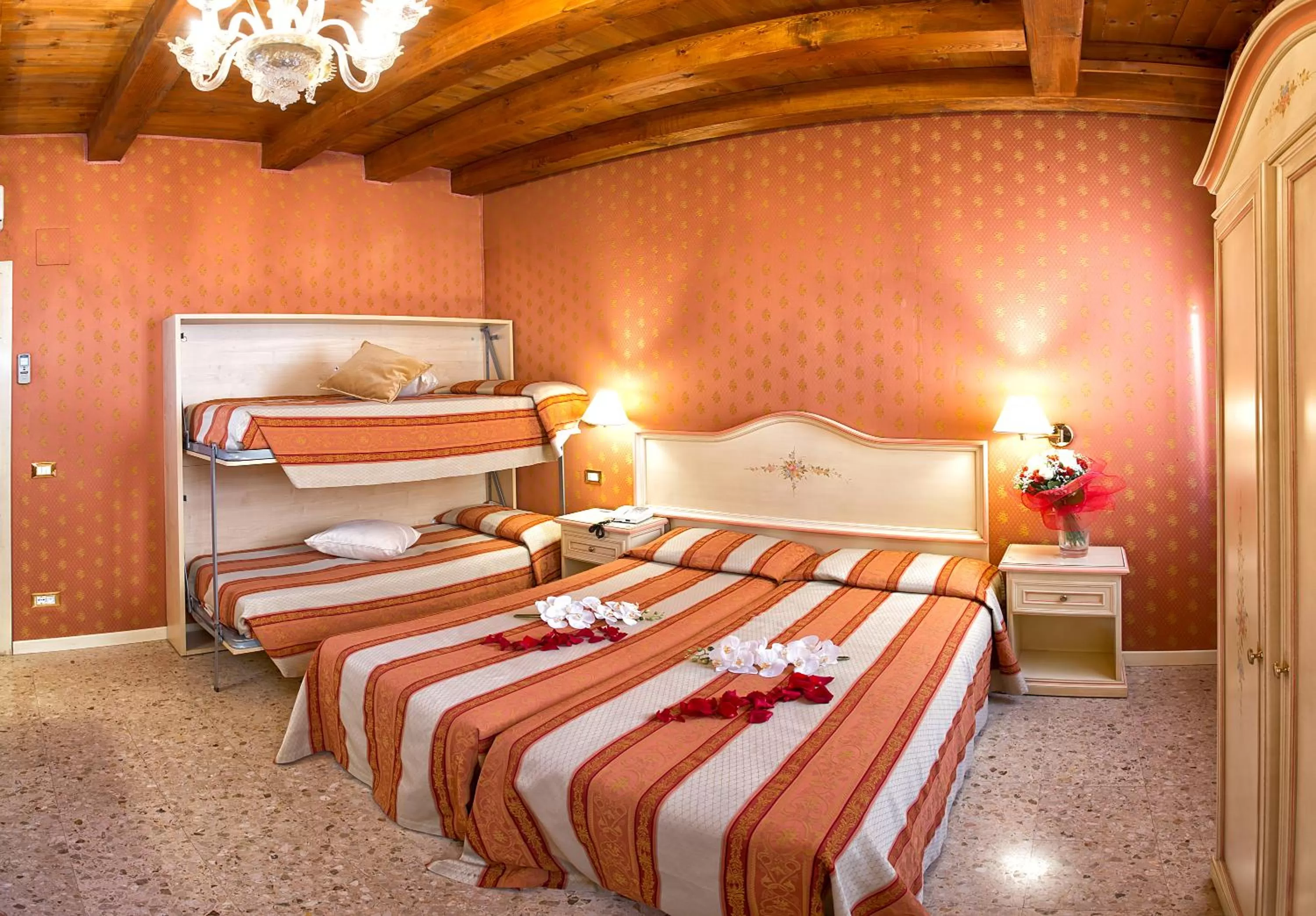 Lobby or reception, Bed in Hotel Conterie