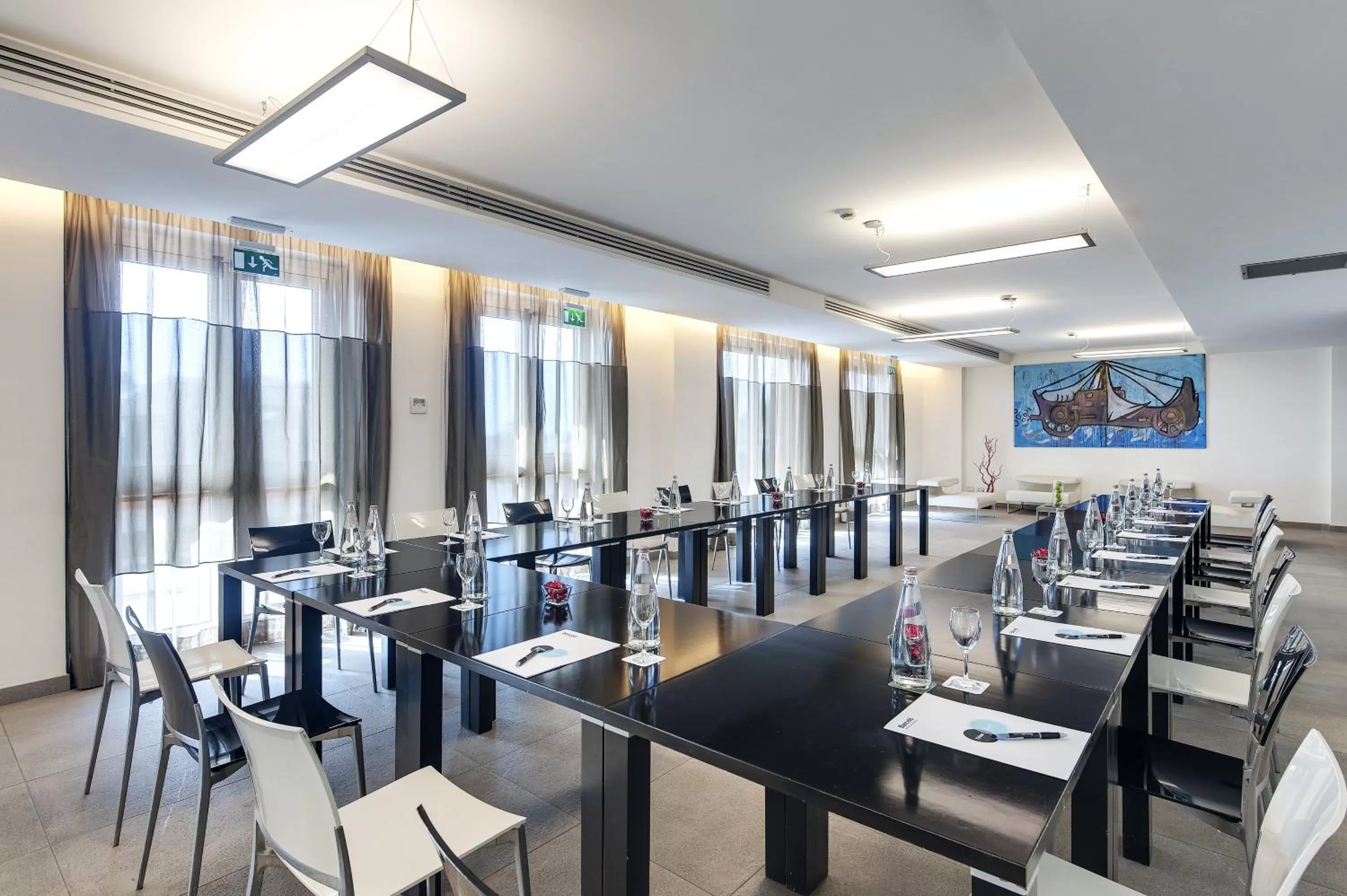 Business facilities in Smy Aran Blu Roma Mare