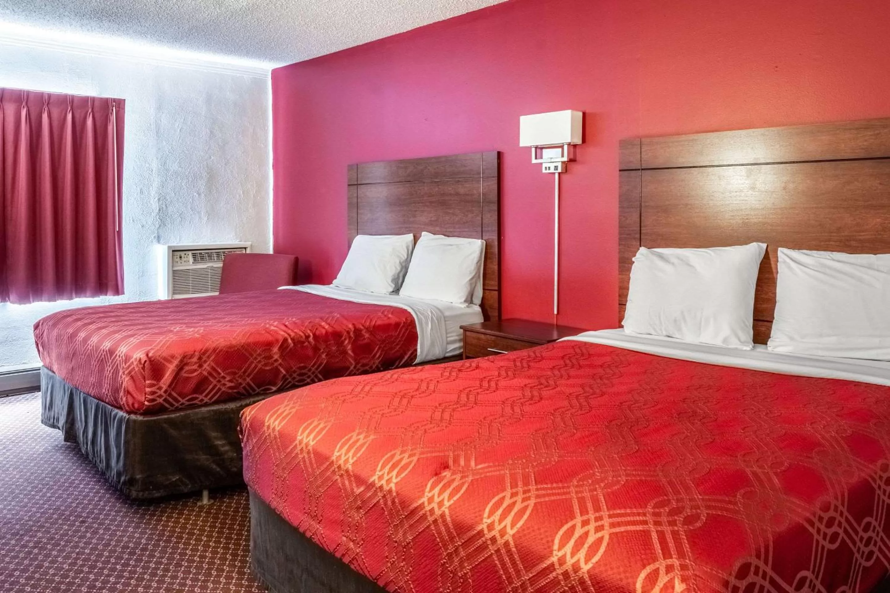 Photo of the whole room in High Desert Inn