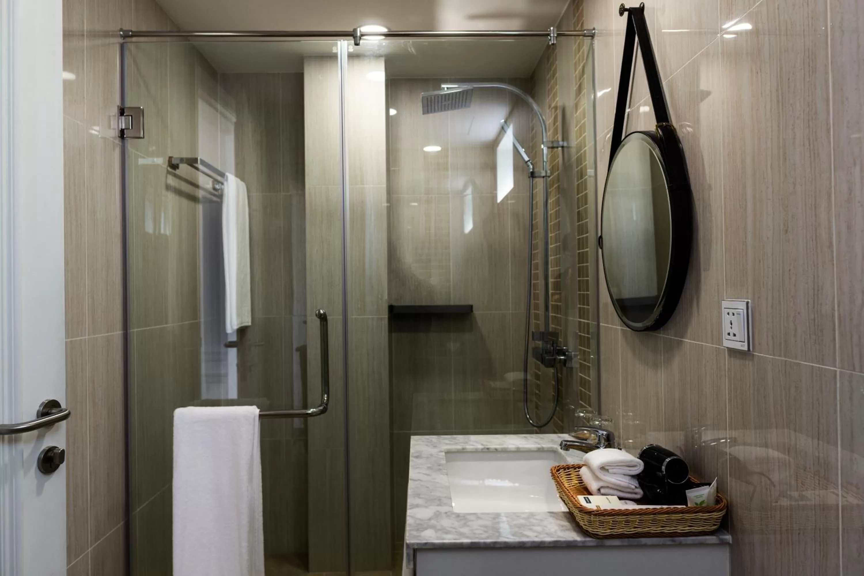 Bathroom in Helen Fin Inn & Apartment