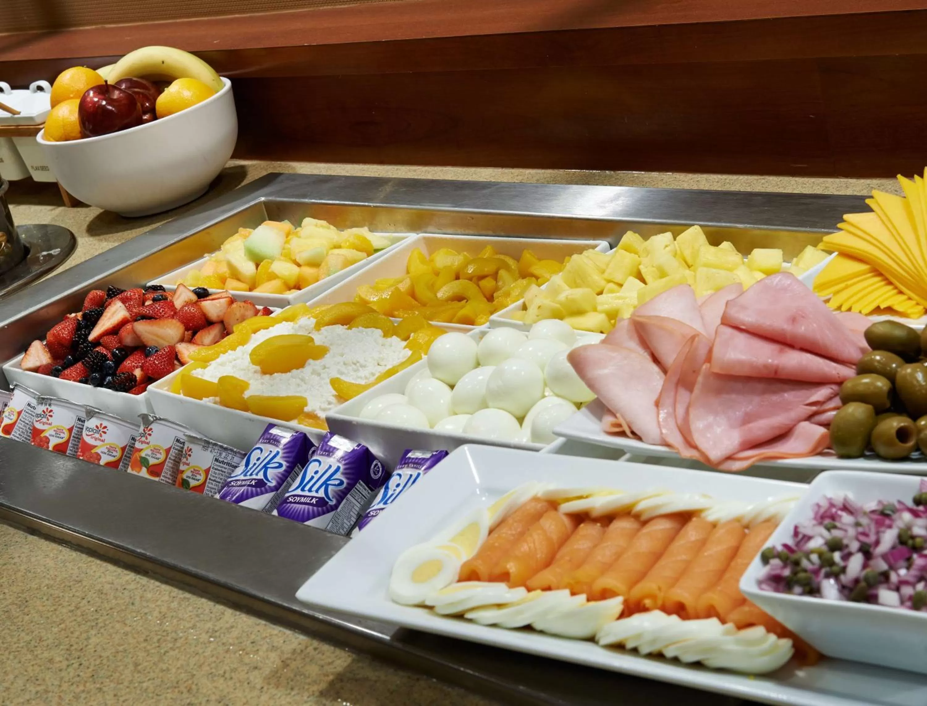 Restaurant/places to eat in DoubleTree by Hilton Dearborn