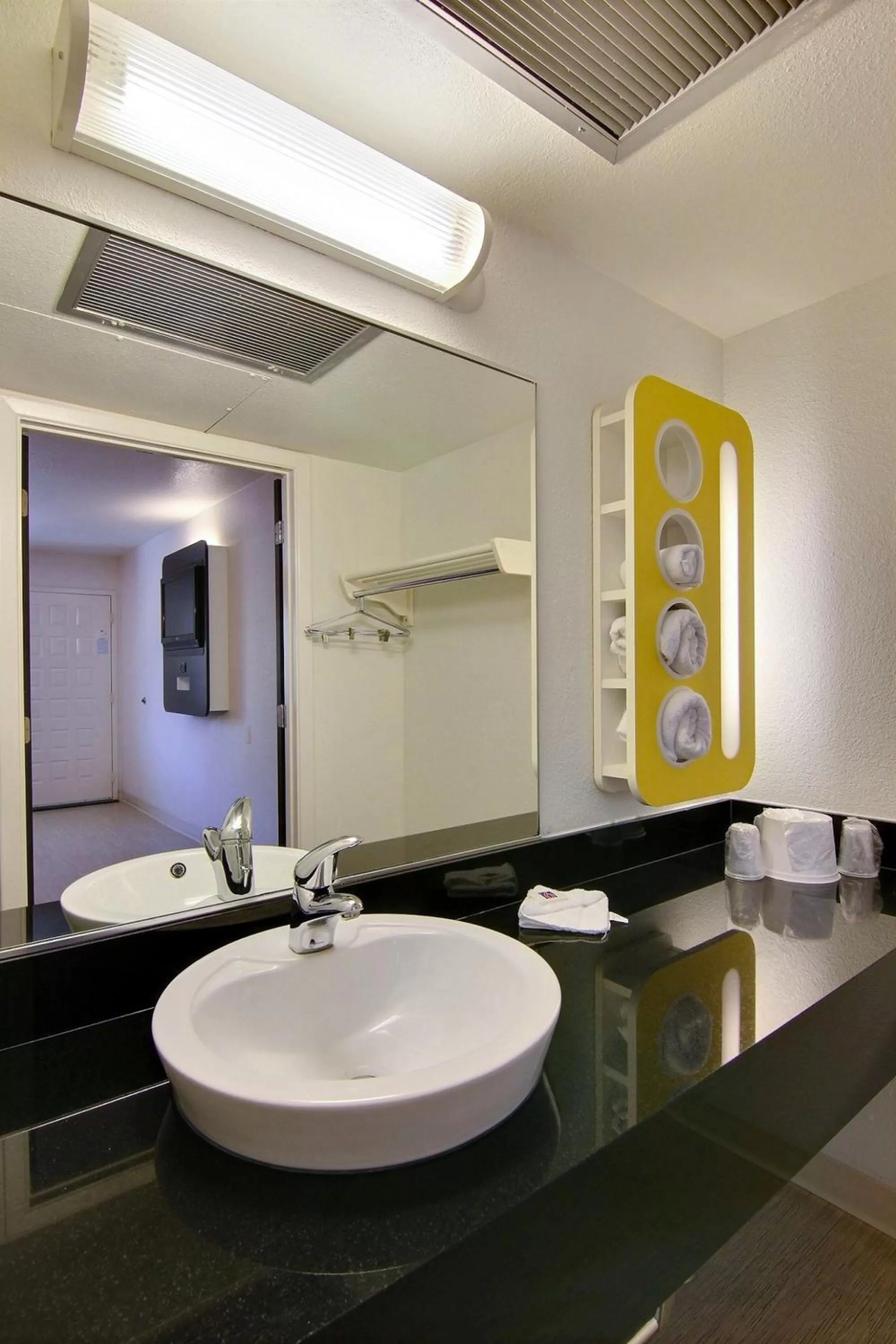 Bathroom in Motel 6-Carpinteria, CA - Santa Barbara - South