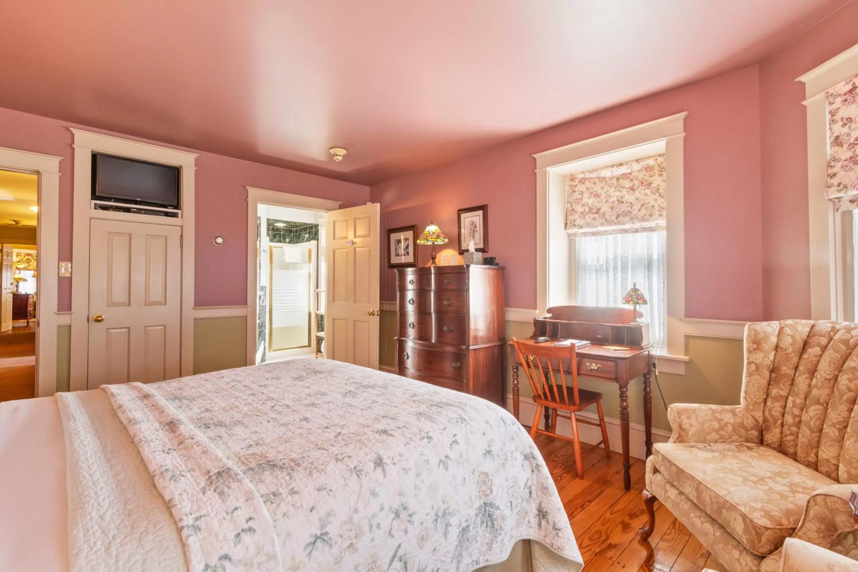 Bedroom, Bed in After Eight Bed and Breakfast