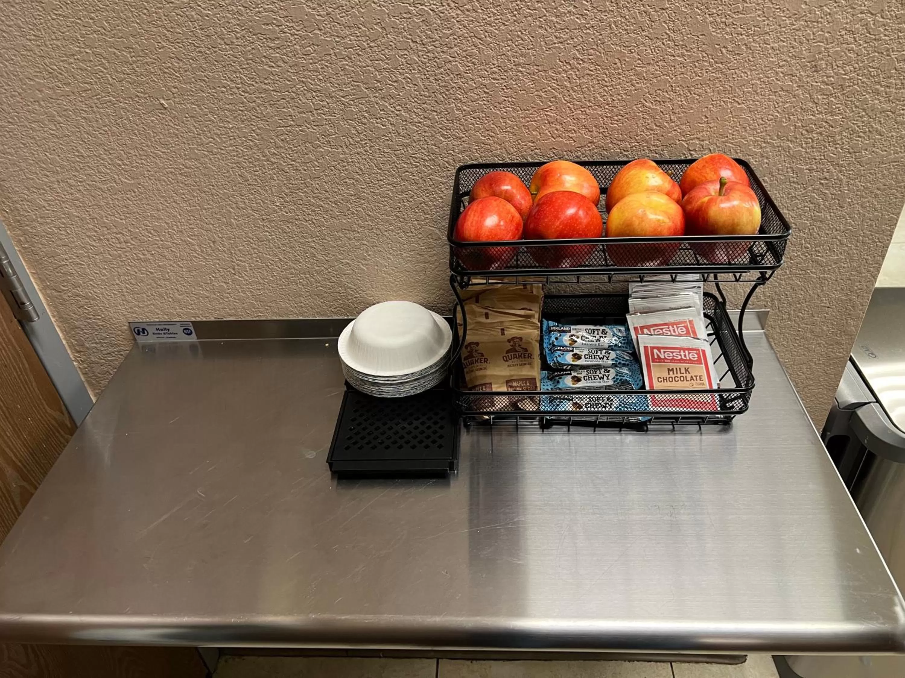 Breakfast in Yosemite Sierra Inn