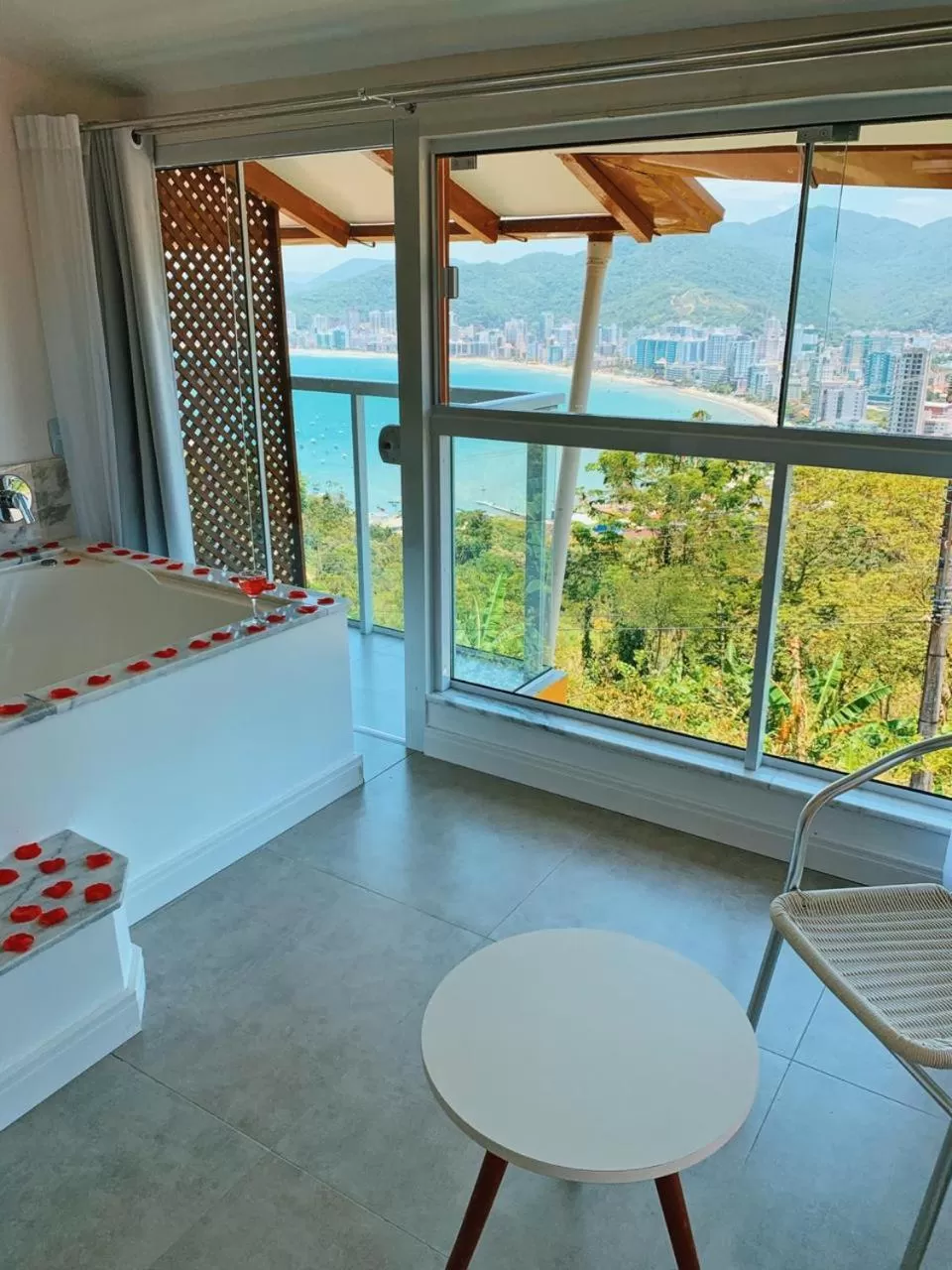 Suite with Hot Tub in Hotel Pousada 7 Mares