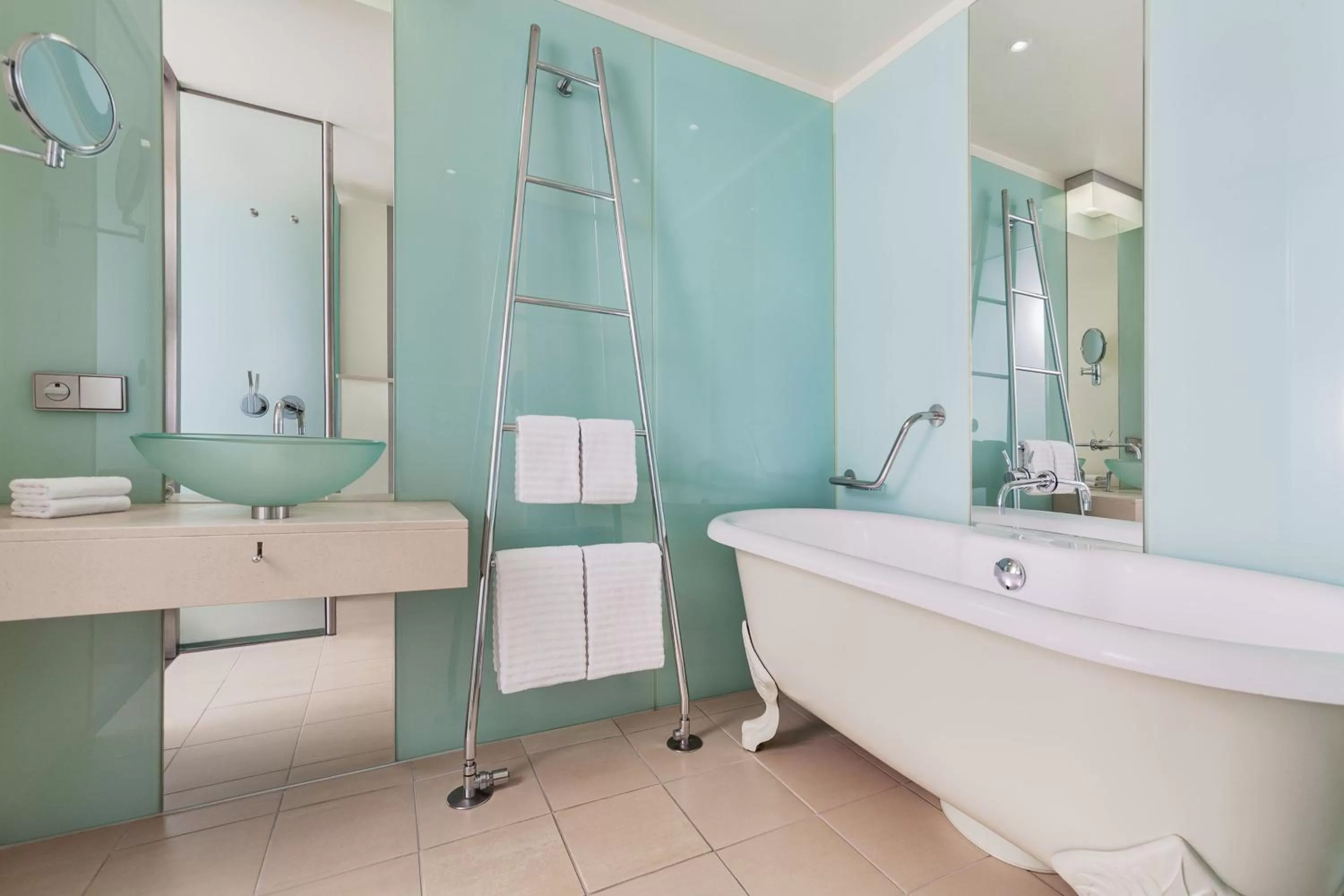 Bathroom in Le Méridien Hamburg